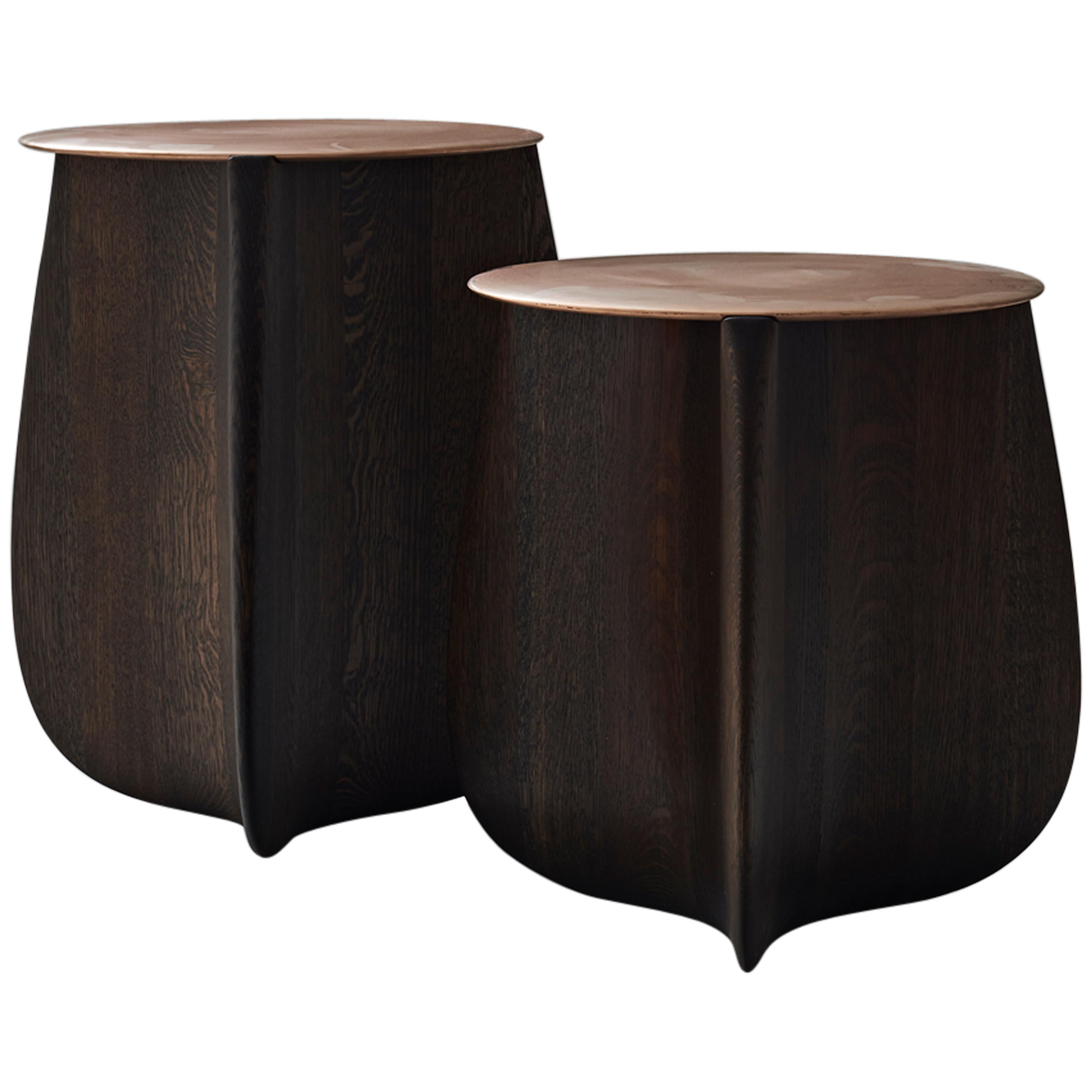 Ensemble de 2 tables d'appoint neuves en bois de feuillus massif par Izm Design