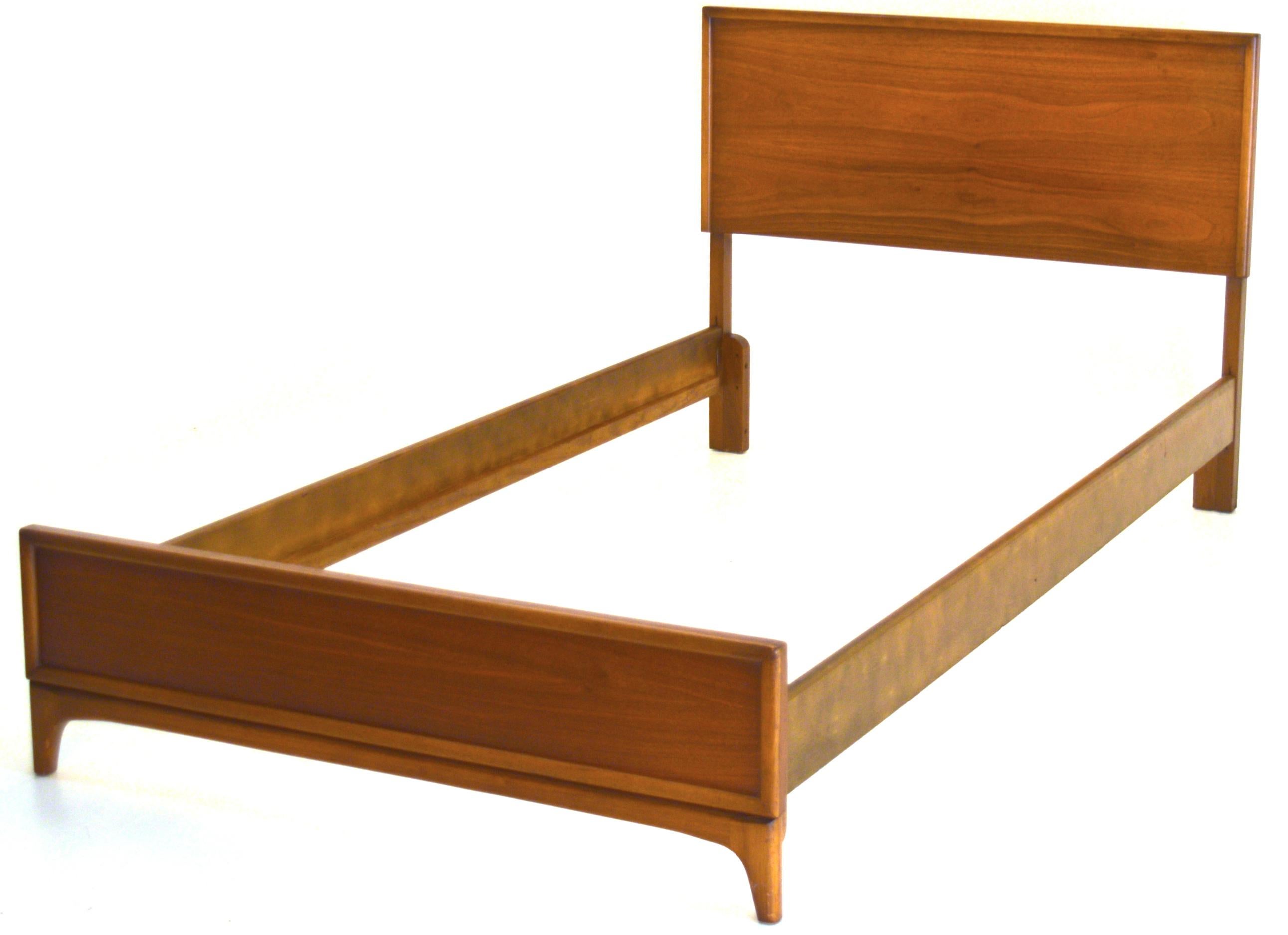 Mid-Century Modern Set of 2 Single Sized Beds by Warren Church for Lane
