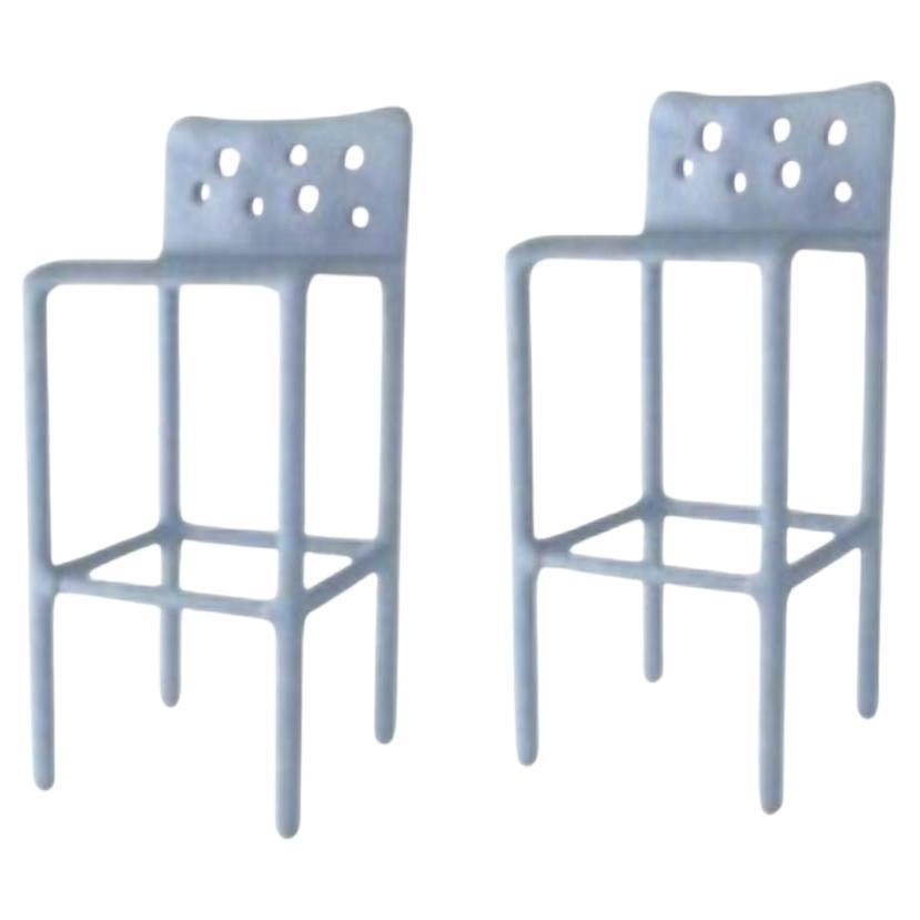 Ensemble de 2 chaises contemporaines sculptées bleu ciel par Faina