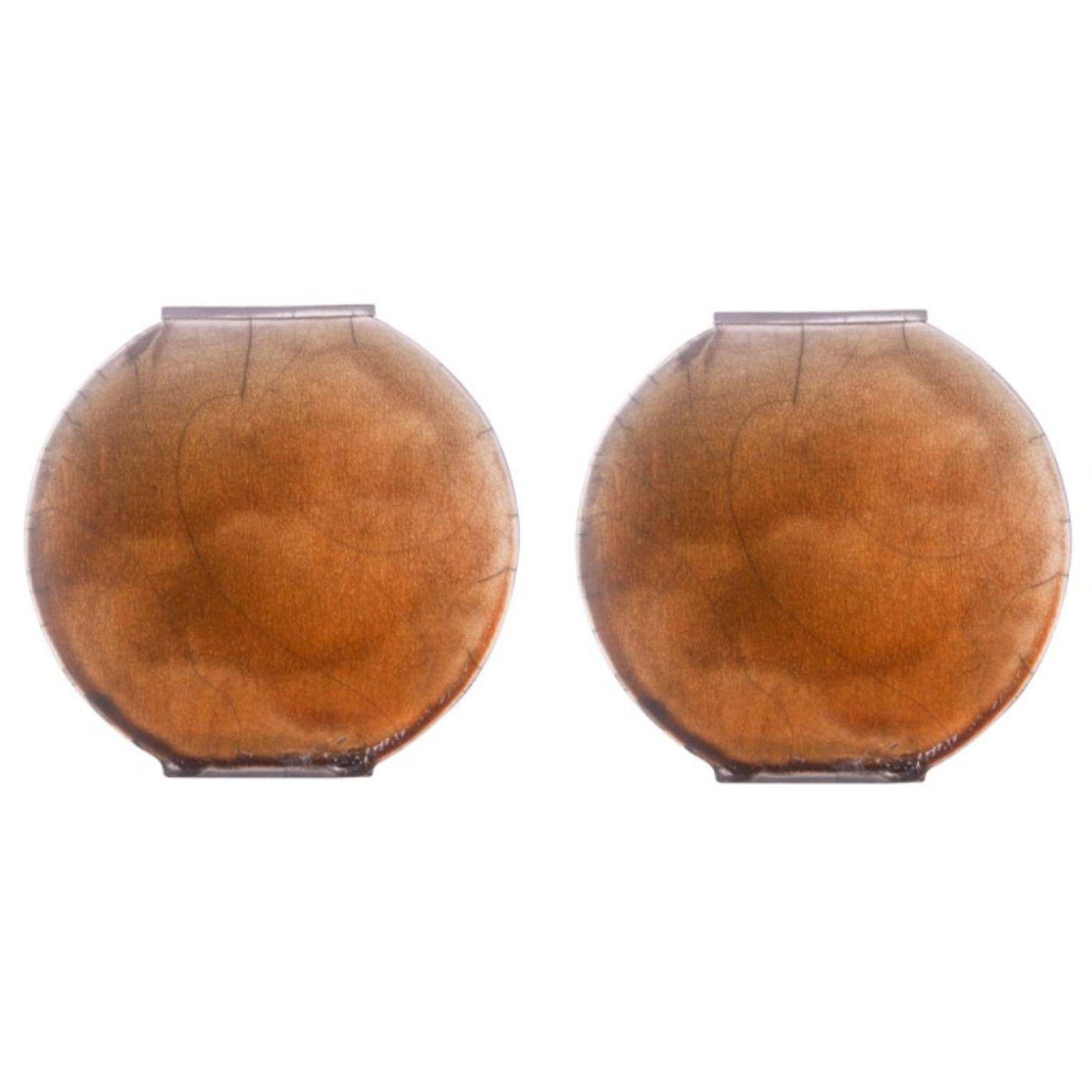 Set of 2 small amber vases by Doa Ceramics 
Dimensions: 3.5