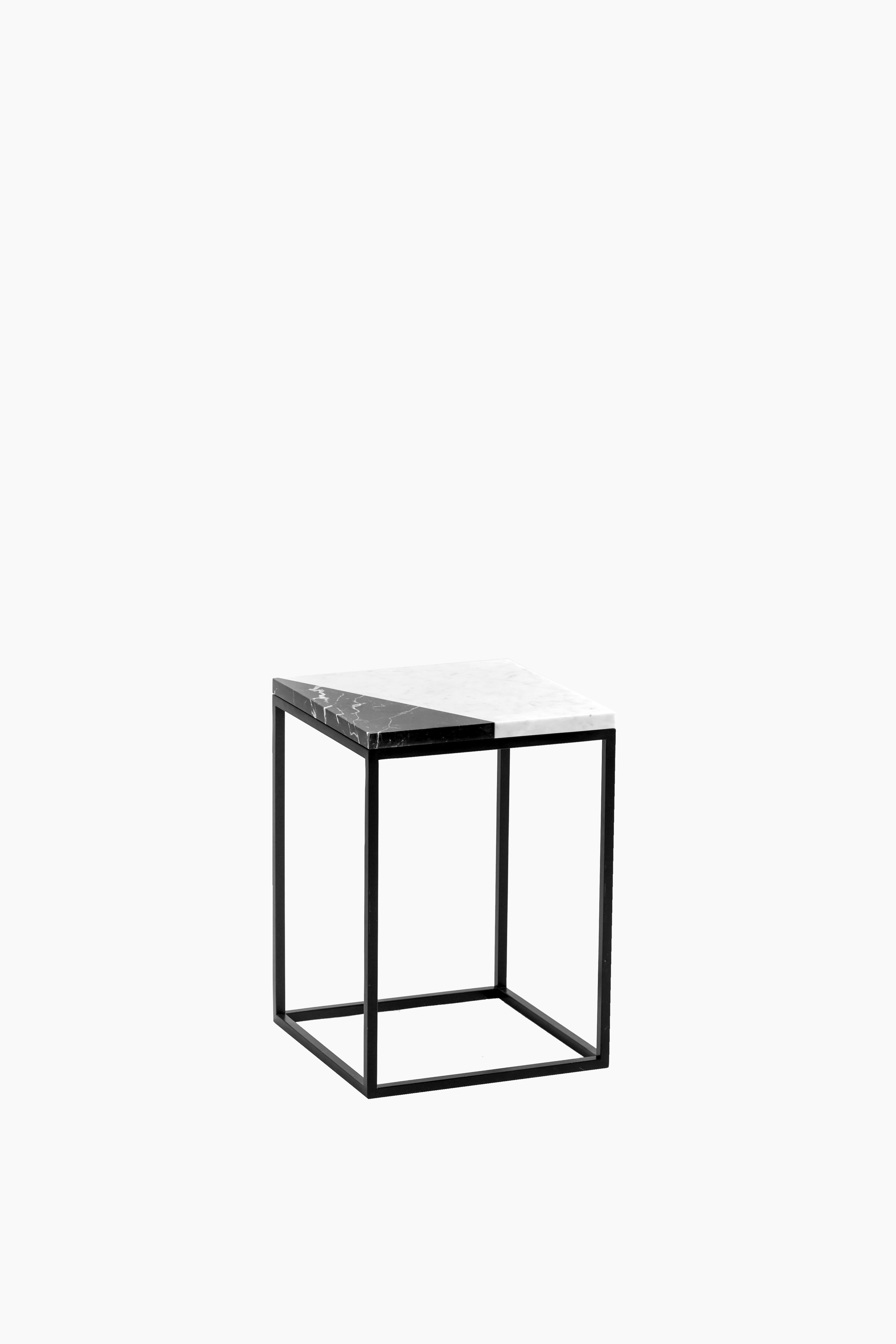 Set of 2 small black and white Cut side table by Un’common.
Dimensions: W 30 x D 30 x H 42 cm.
Materials: White Carrara marble, Nero Marquina marble, steel.
Available in 2 sizes: H 42, H 72 cm.

Black Cut and White Cut can be used as a pillar,