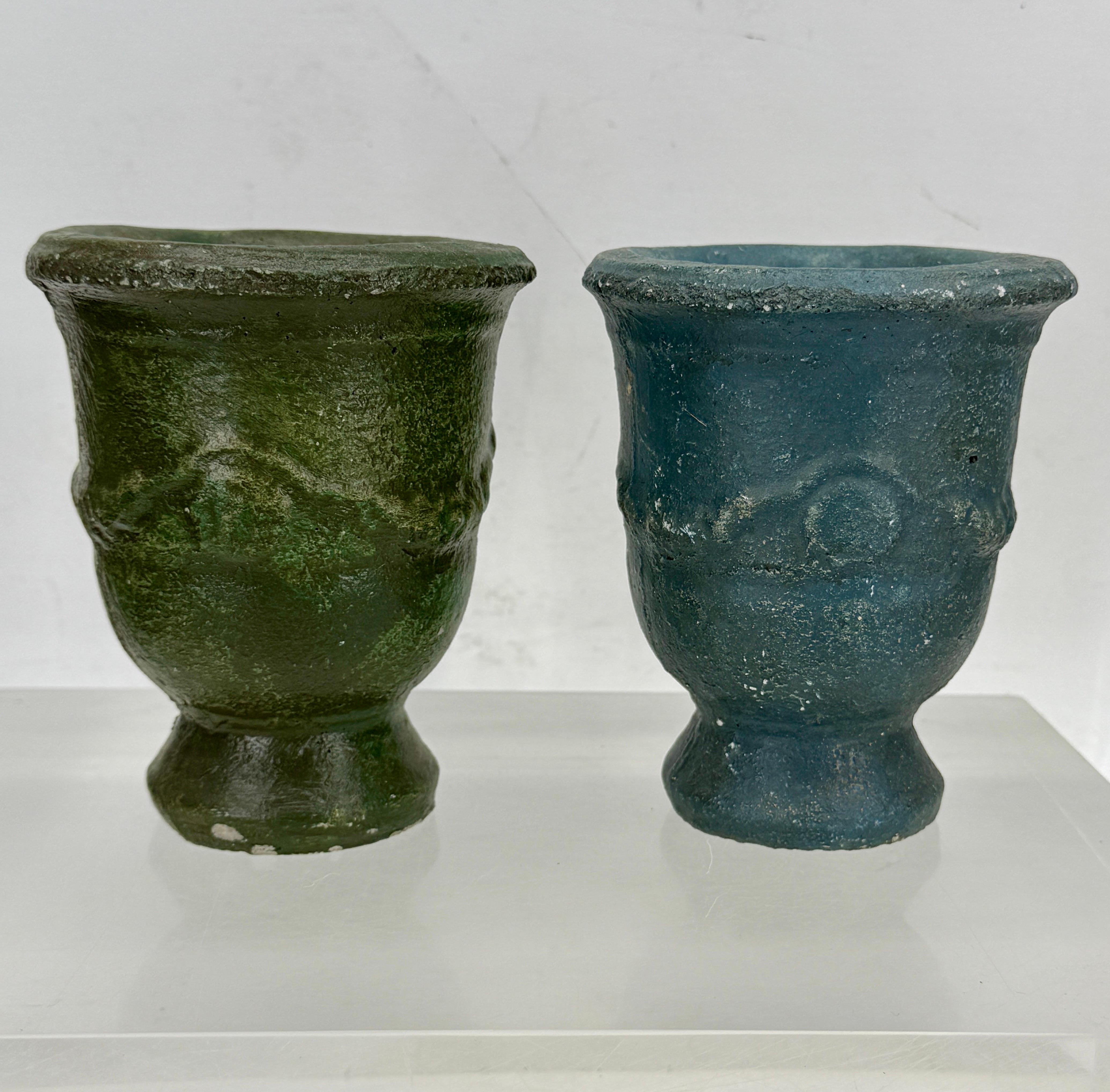 Provincial français Ensemble de 2 petits pots d'urne de jardin de style français, émaillés à l'Anduze en vente