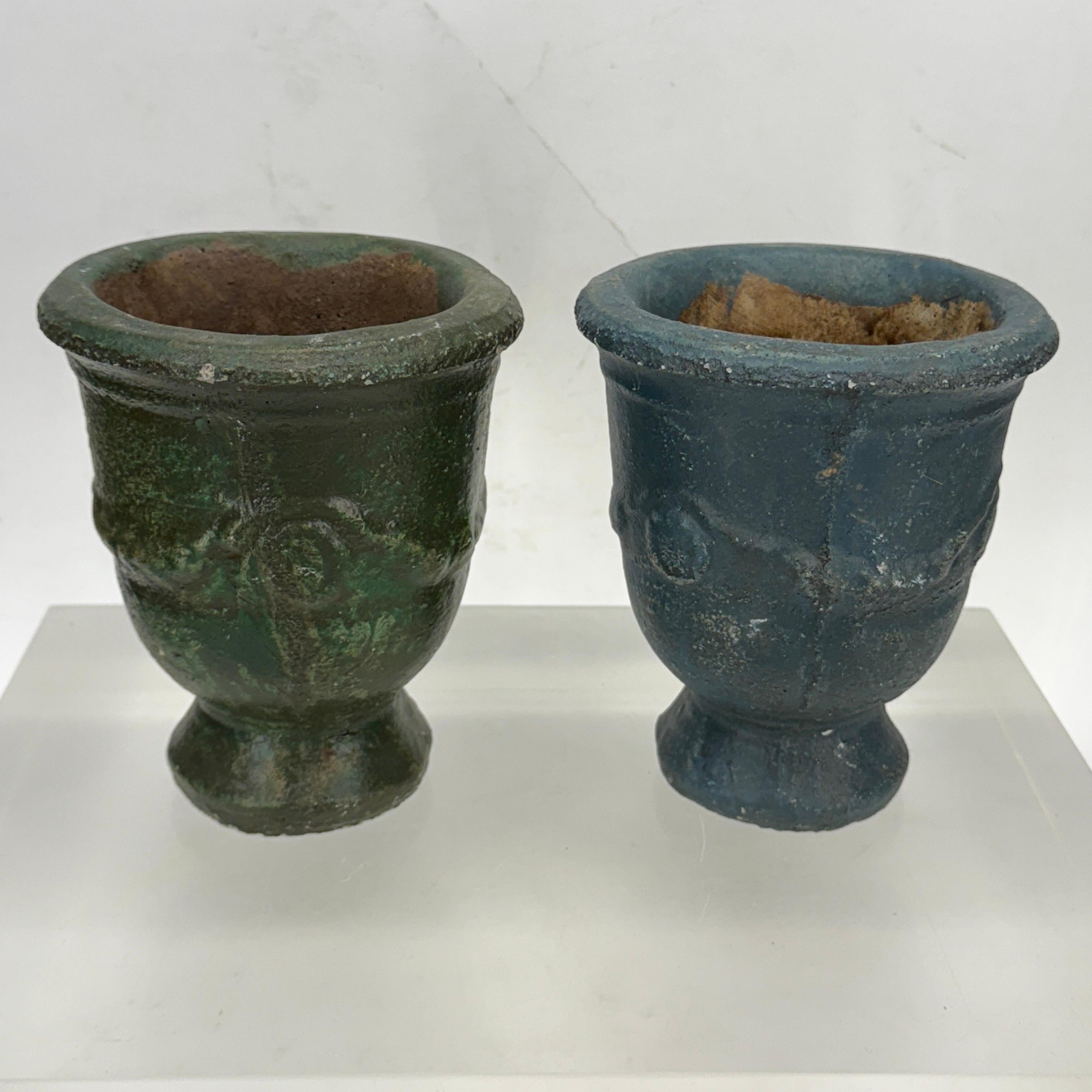 Vernissé Ensemble de 2 petits pots d'urne de jardin de style français, émaillés à l'Anduze en vente