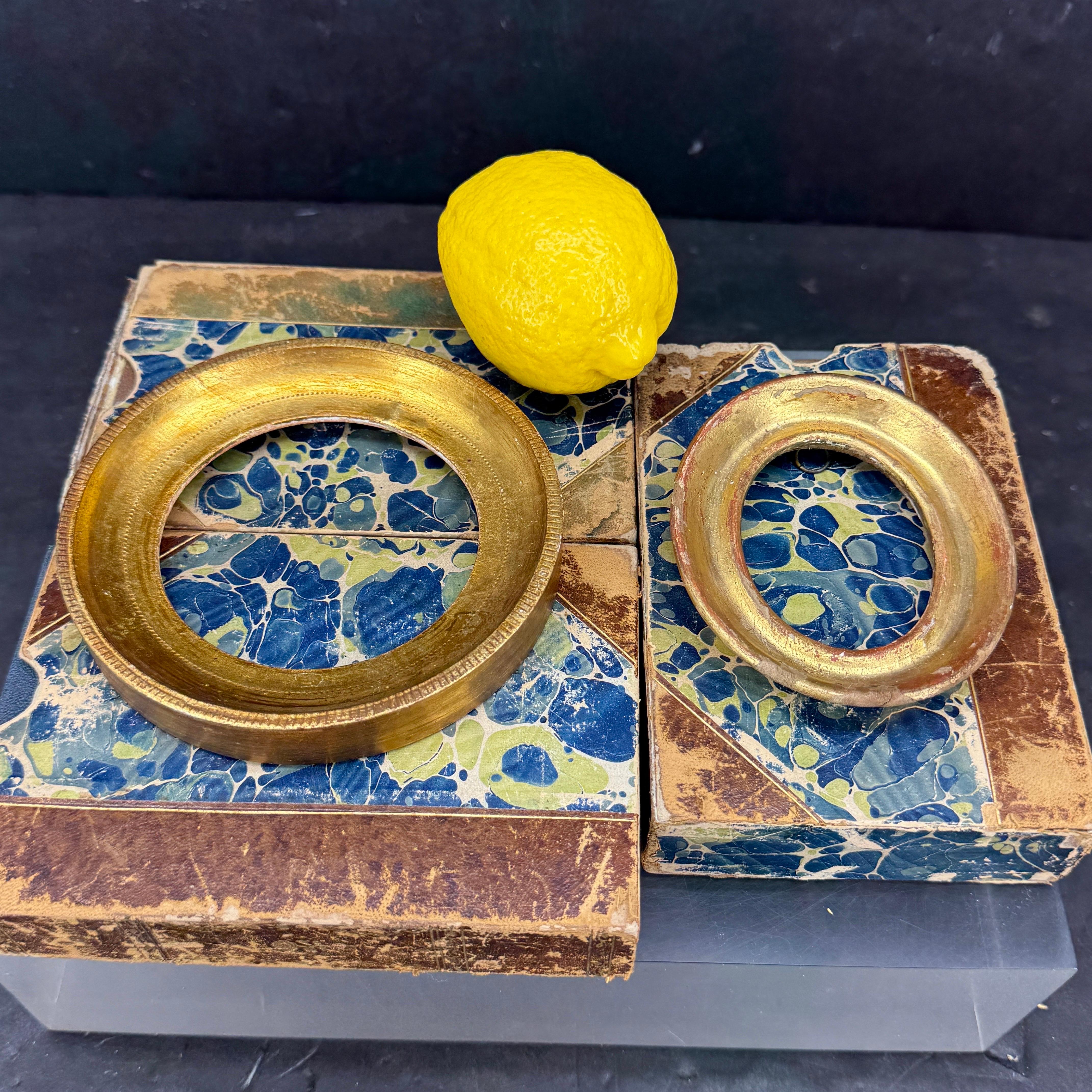 Set of 2 Small Italian Florentine Gilt Wood Art Frames, Circa 1950's For Sale 4