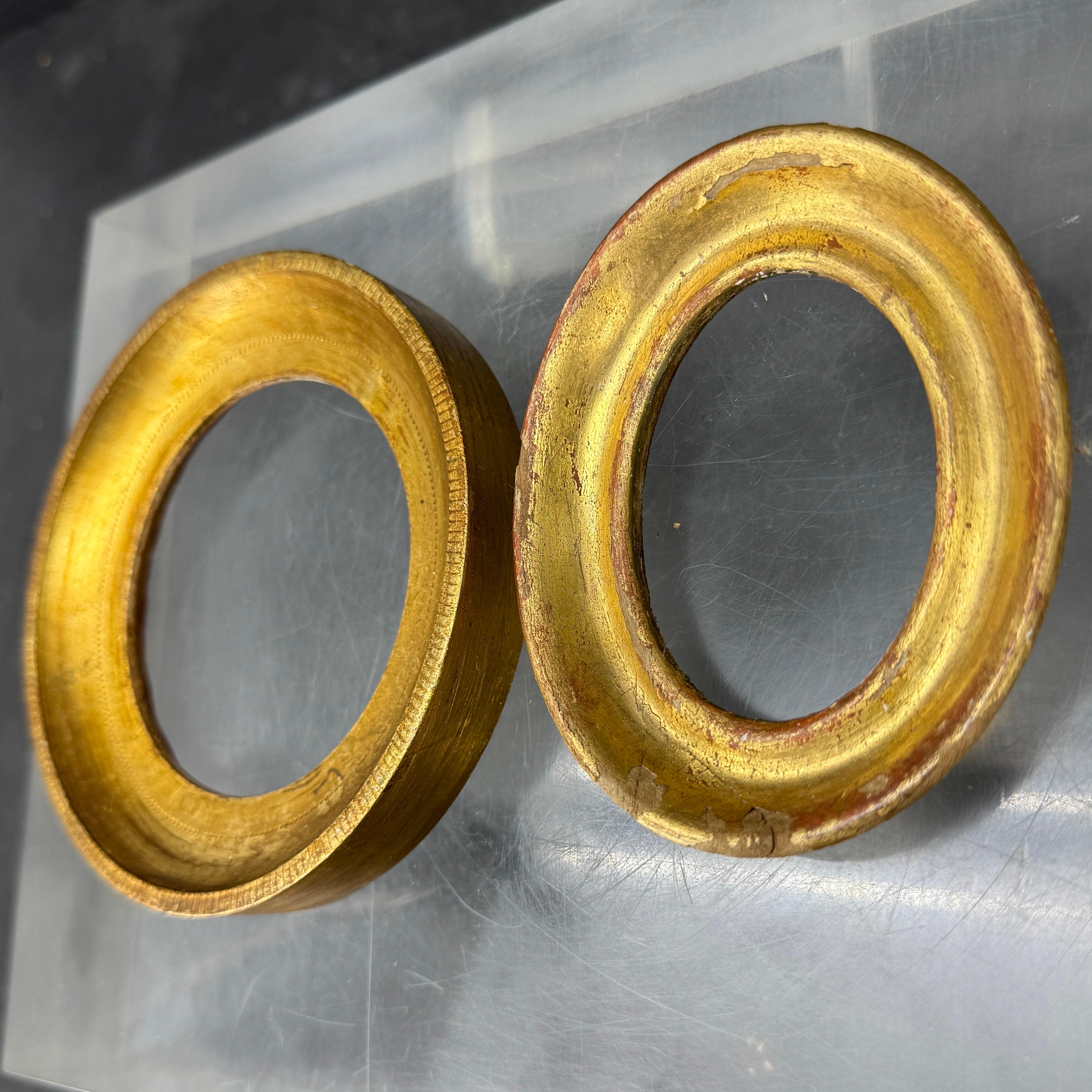 Mid-Century Modern Set of 2 Small Italian Florentine Gilt Wood Art Frames, Circa 1950's For Sale