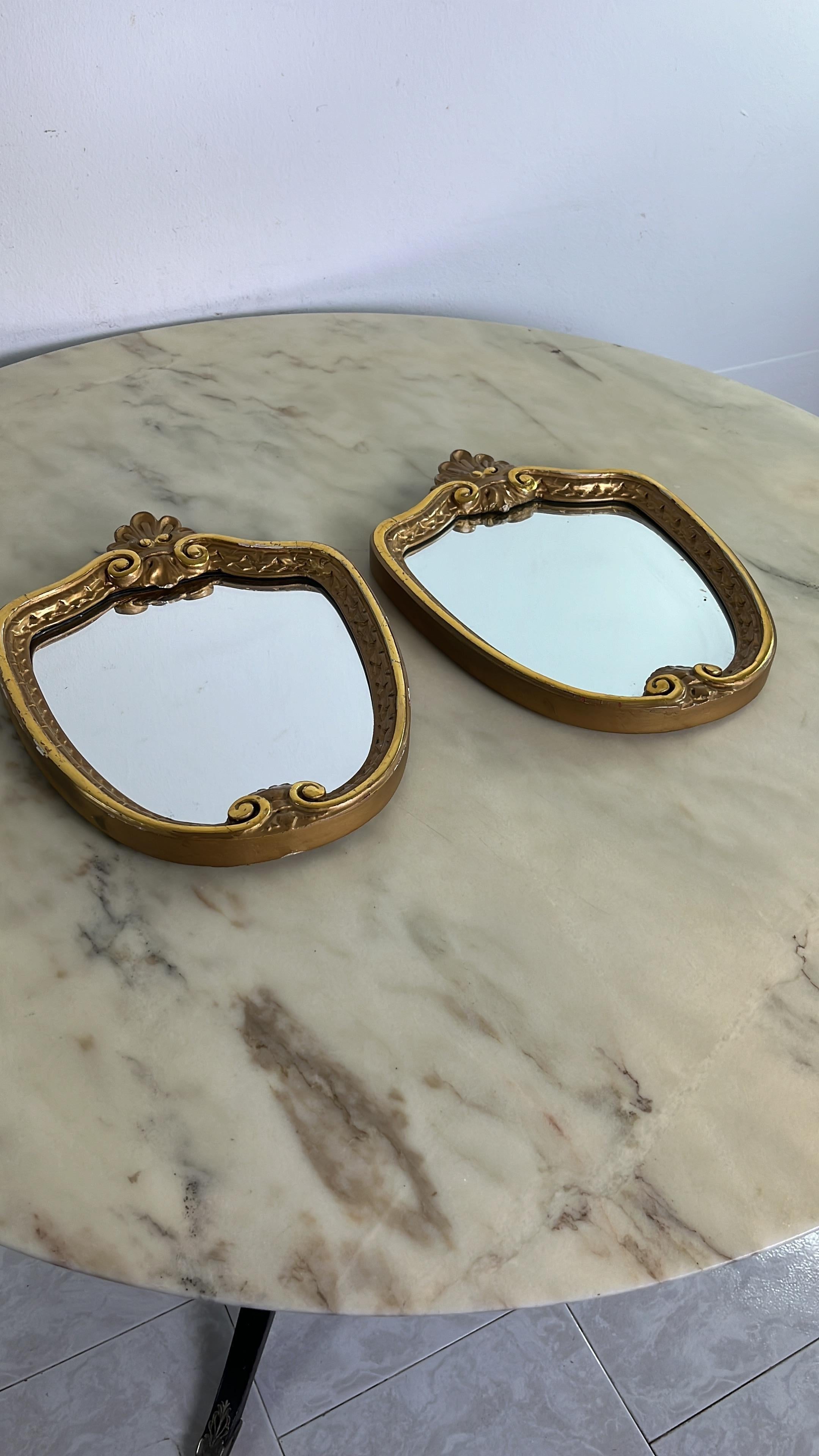 Set Of 2 Small Mid-Century 1960s Wall Mirrors In Good Condition For Sale In Palermo, IT