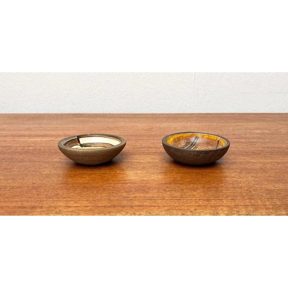 Set di 2 piccole ciotole in Studio Pottery danese di metà secolo di Lise Eder, anni '60 in vendita 4