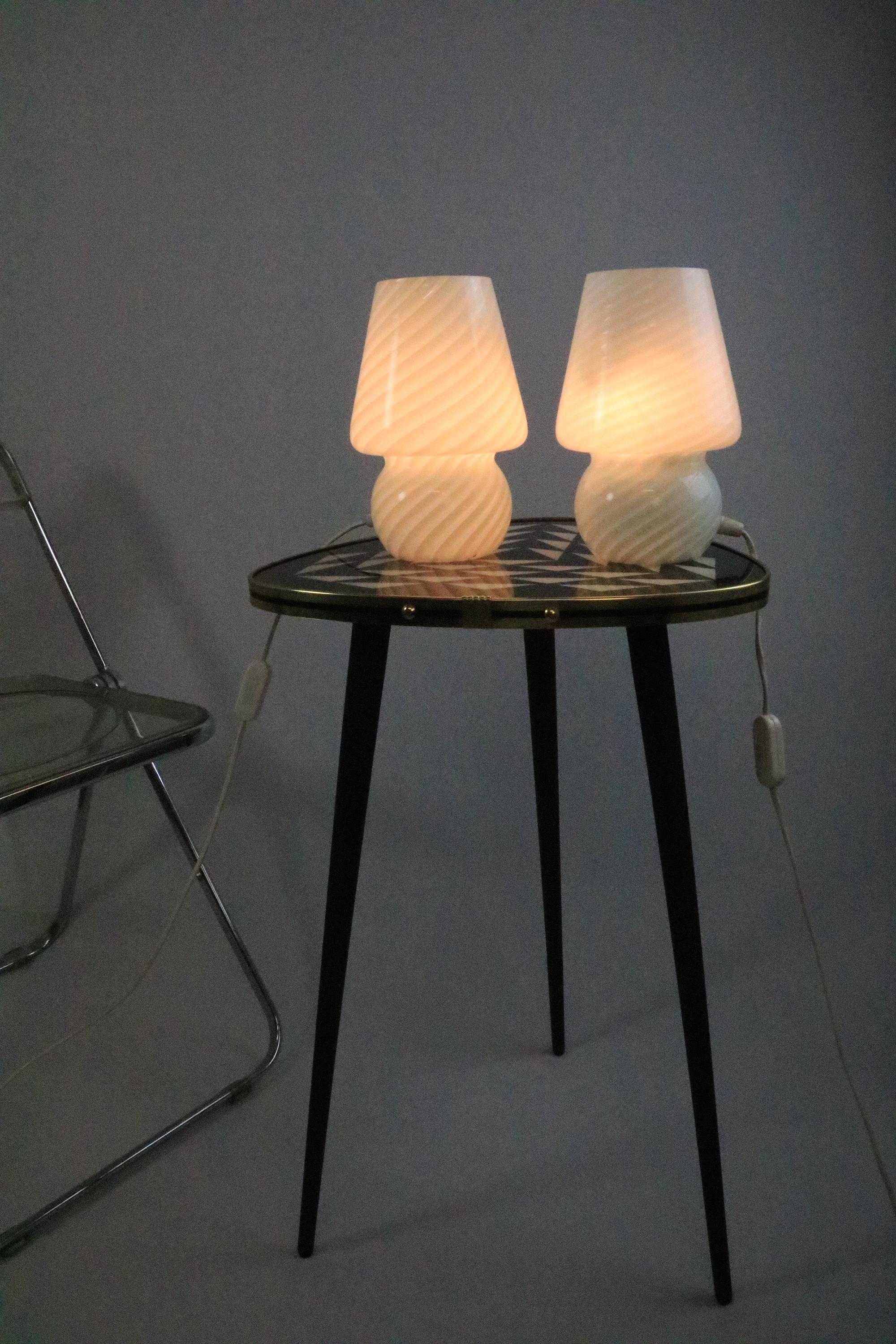 Set of 2 Small Murano Swirl Glass Table Lamps, Mushroom Style, Original 1980s For Sale 4