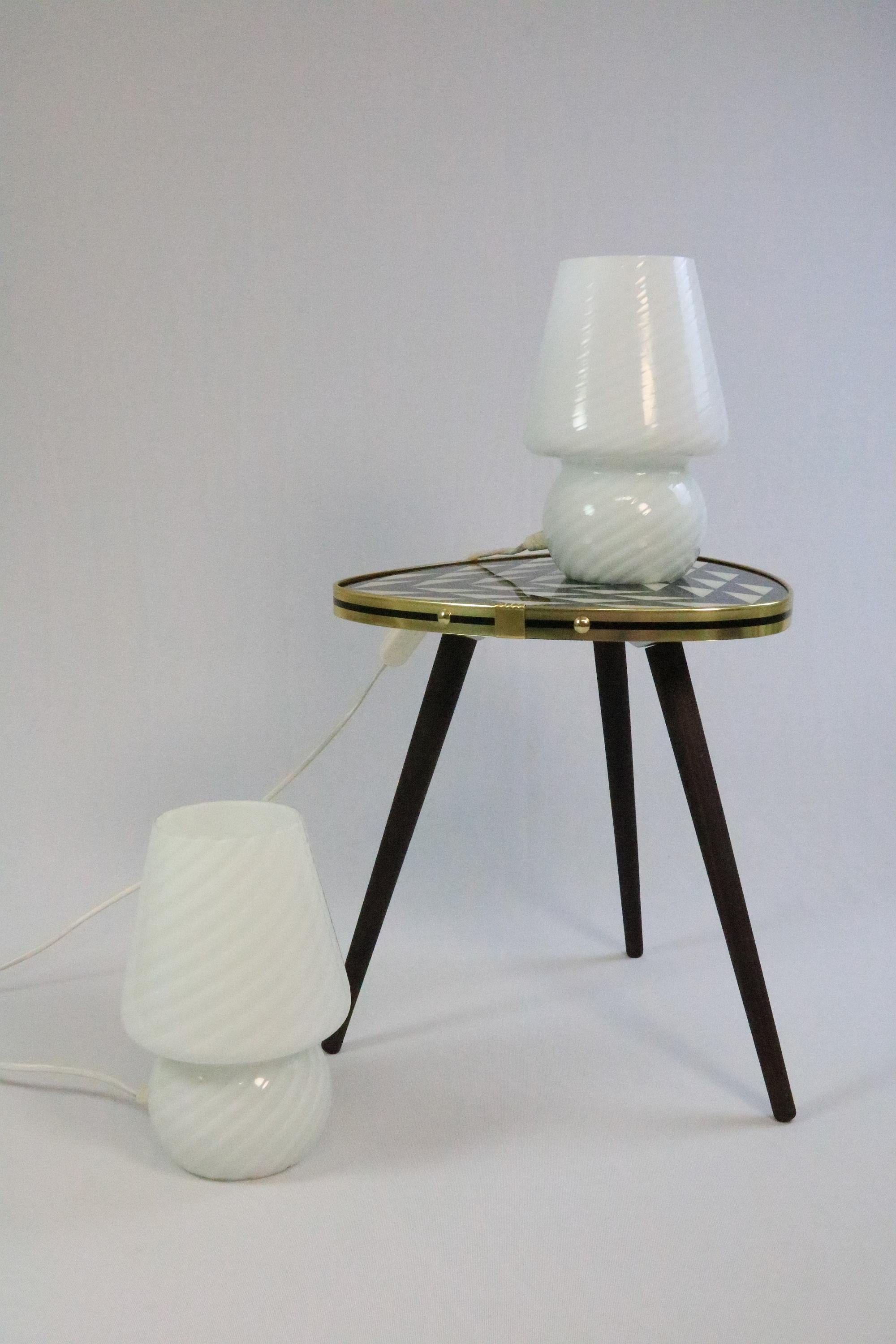 Set of 2 Small Murano Swirl Glass Table Lamps, Mushroom Style, Original 1980s For Sale 6