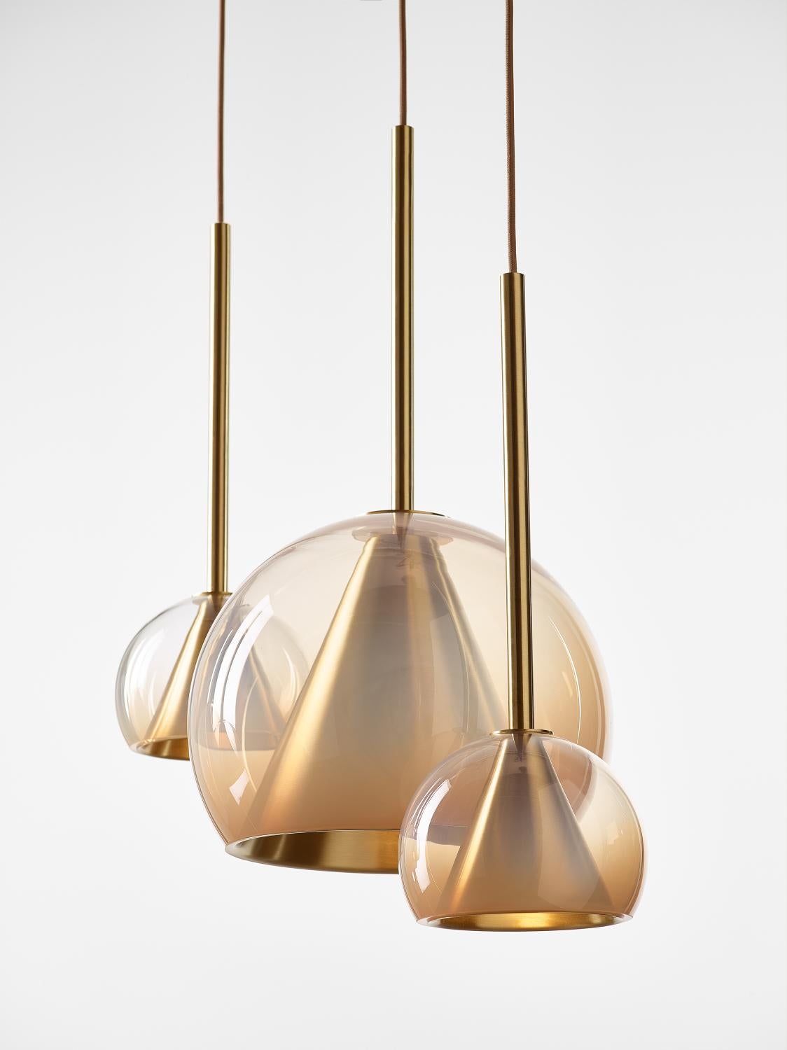Ensemble de 2 petites lampes à suspension Kono couleur chair neutre par Dechem Studio en vente 9