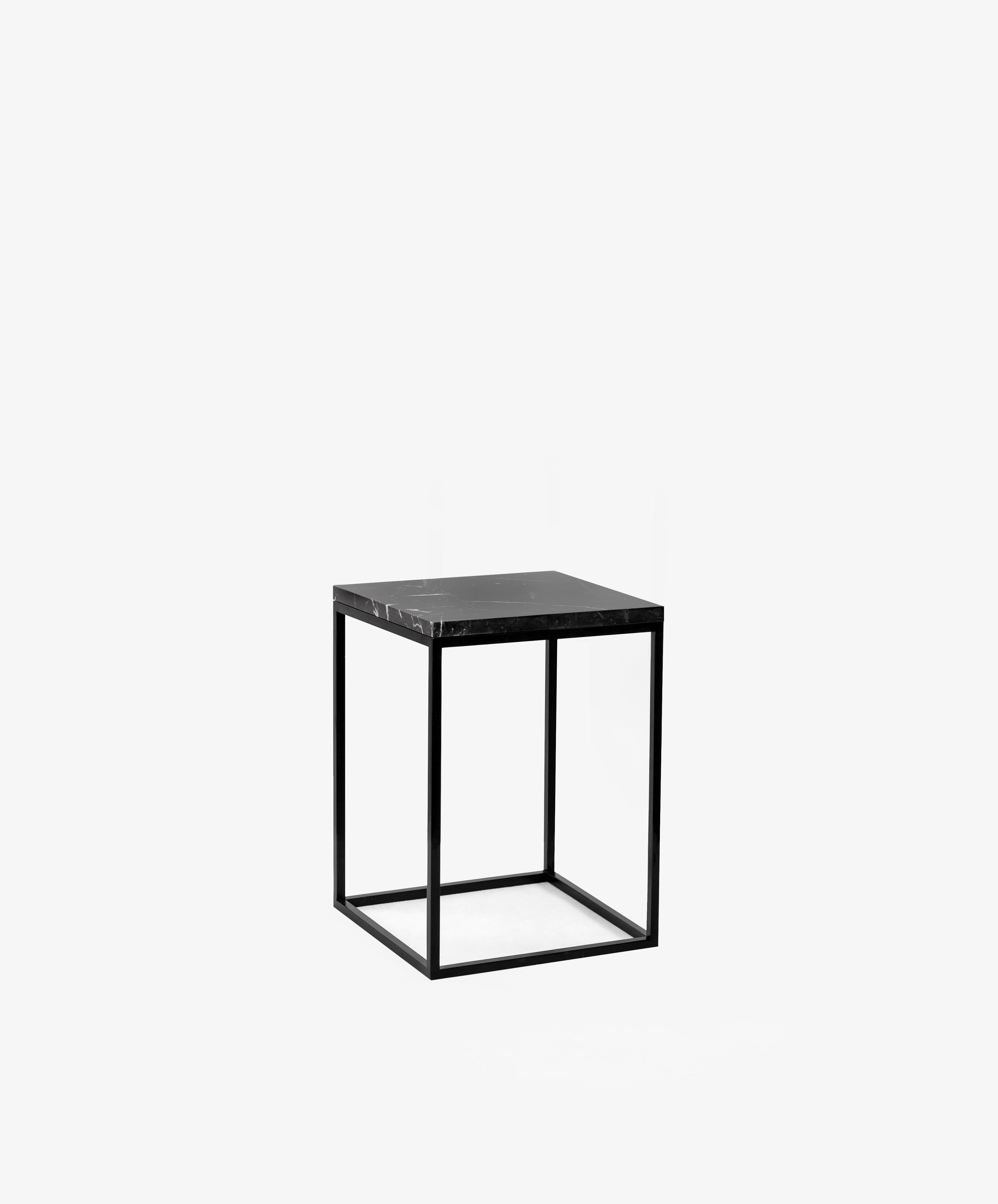 Set of 2 small pillar side table by Un’common.
Dimensions: W 30 x D 30 x H 42 cm.
Materials: White Carrara marble, Nero Marquina marble, steel.
Available in 3 sizes: H 42, H 72, H 90 cm.

White and Black Pillar is a piece of accessory