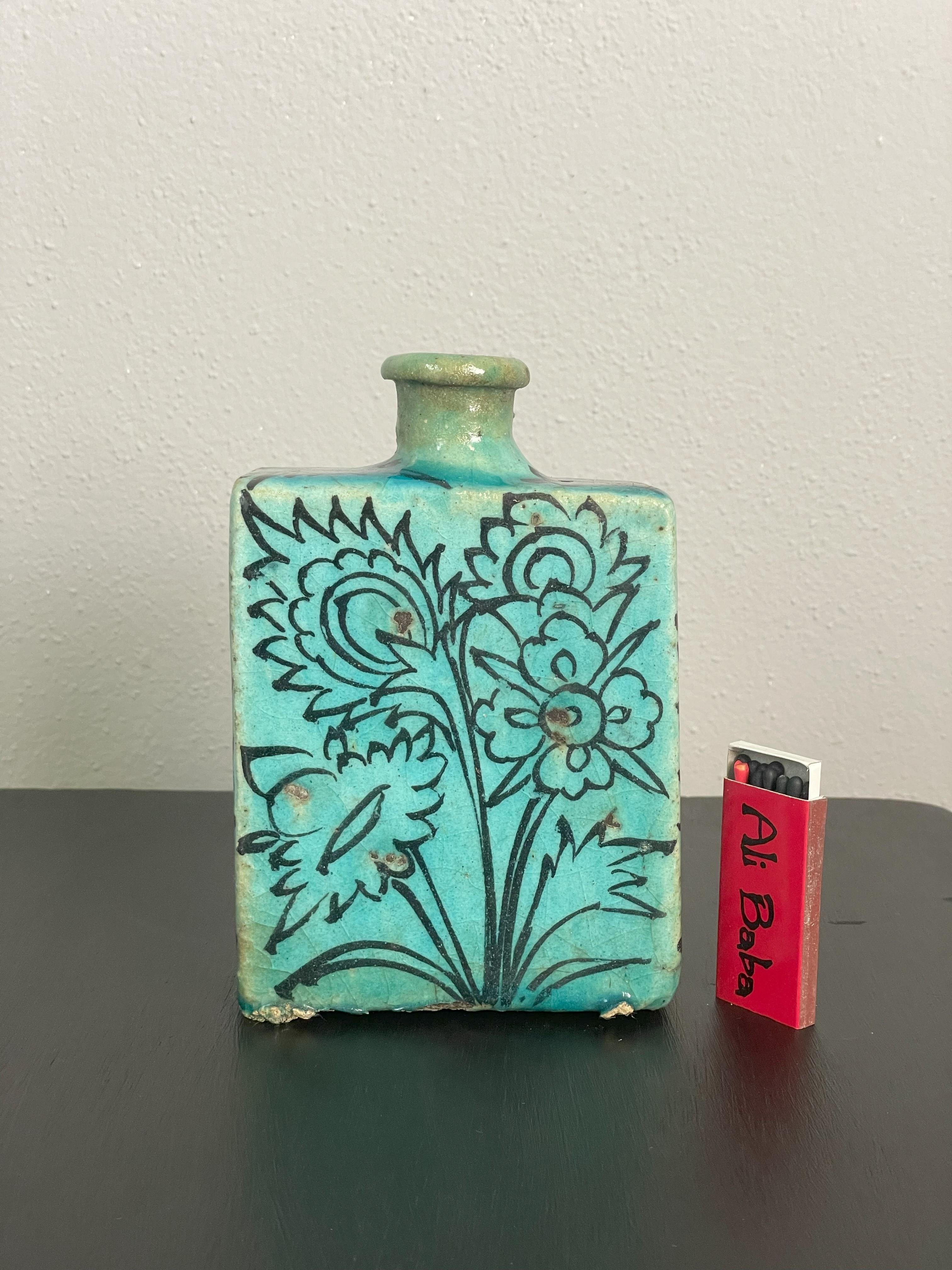 XX secolo Set di 2 piccoli vasi Qajar turchesi #1 e #2 in vendita