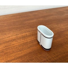 Set of 2 Small Vintage German Postmodern Cult Metropolitan Vases, 1980s