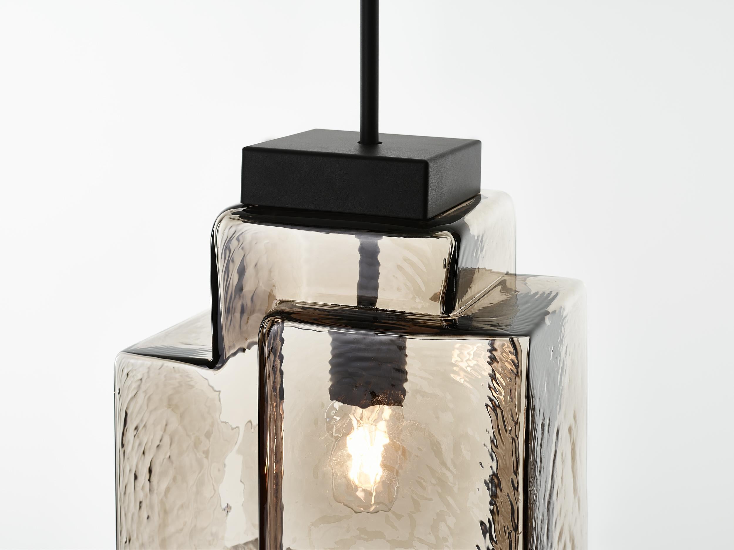 Moderne Ensemble de 2 lampes à suspension Tetris gris fumé par Dechem Studio en vente