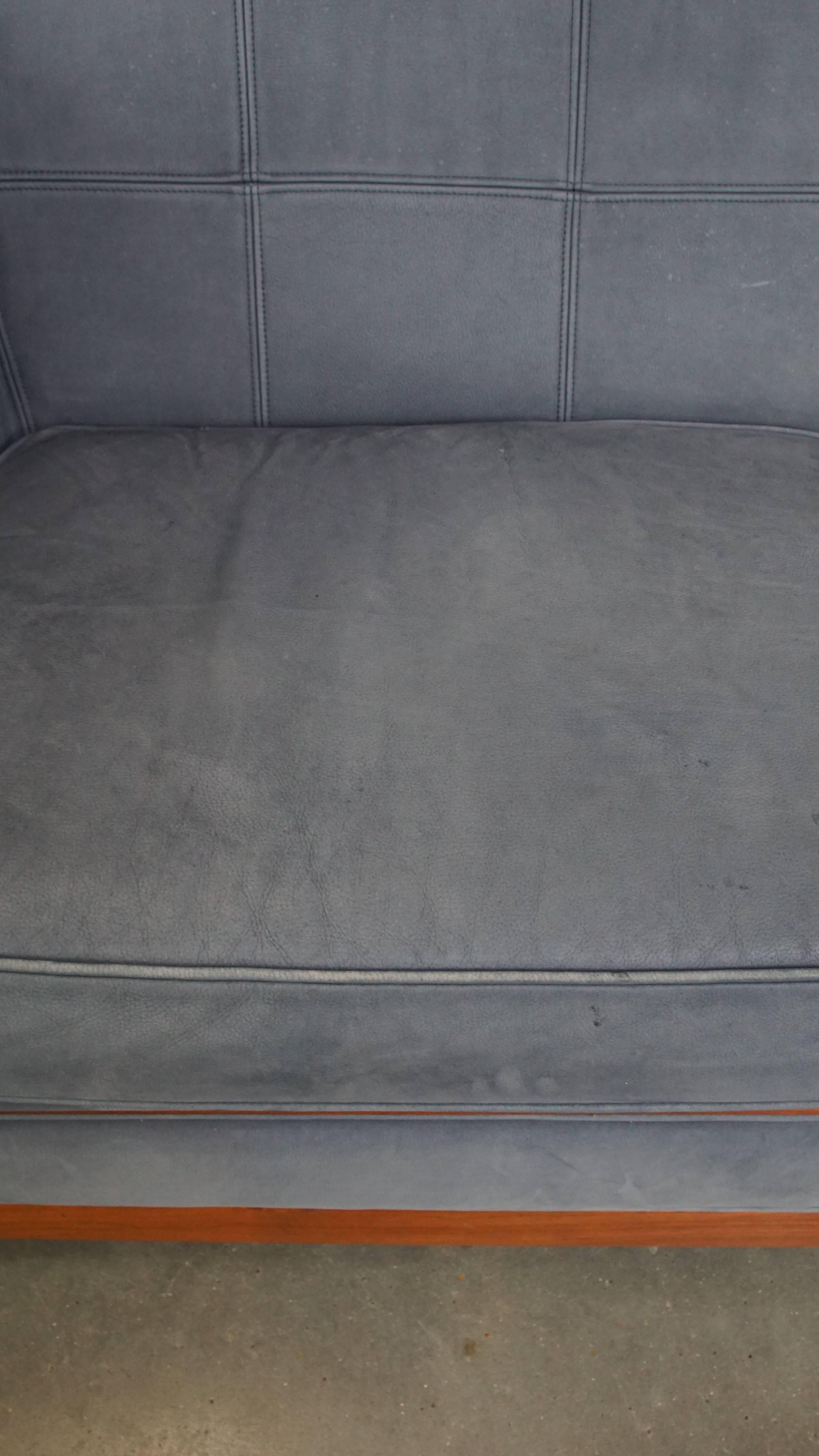 XXIe siècle et contemporain Ensemble de 2 canapés en cuir nubuck bleu en vente