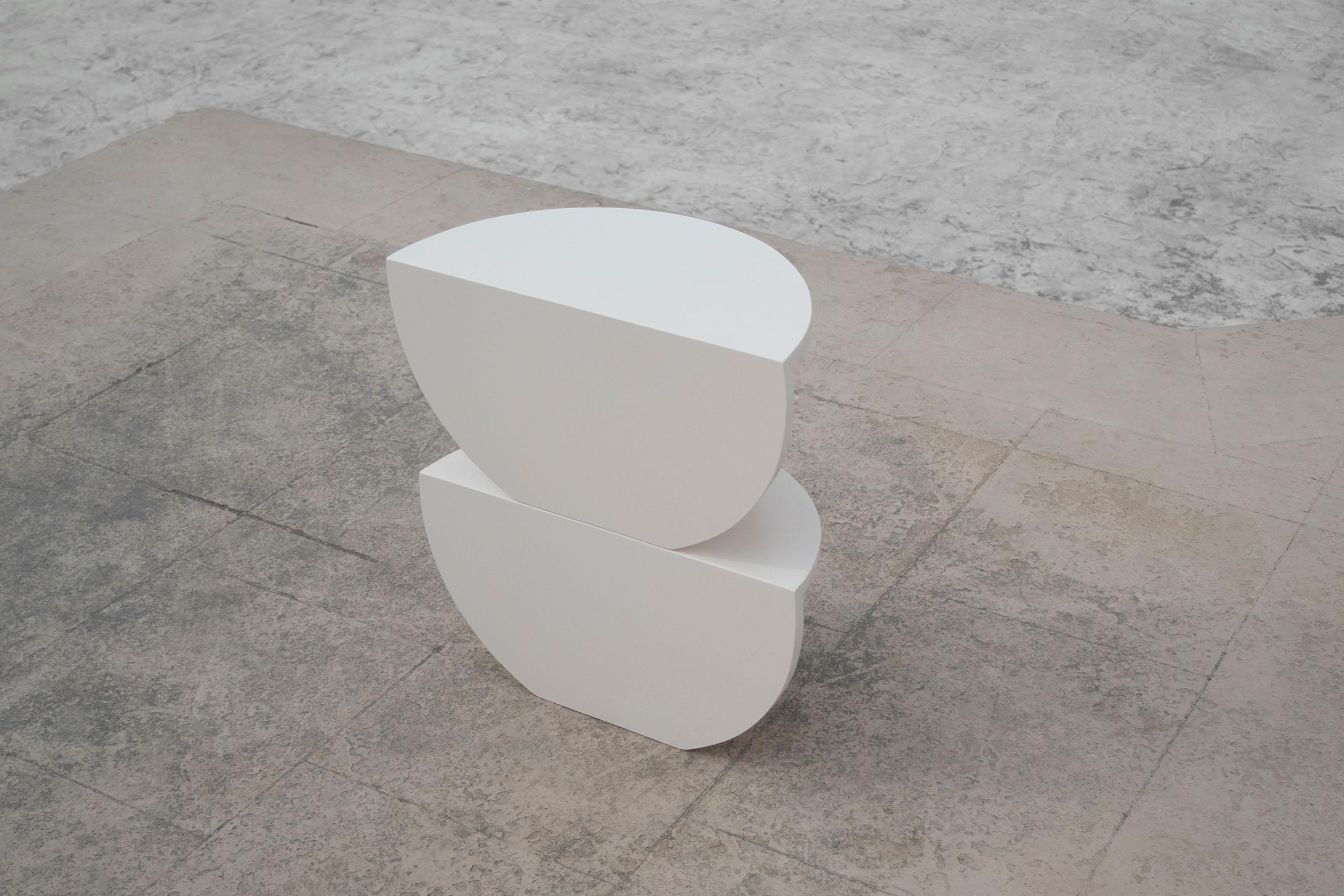 Set of 2 Soft Beige Nightstands by Studio Christinekalia In New Condition For Sale In Geneve, CH