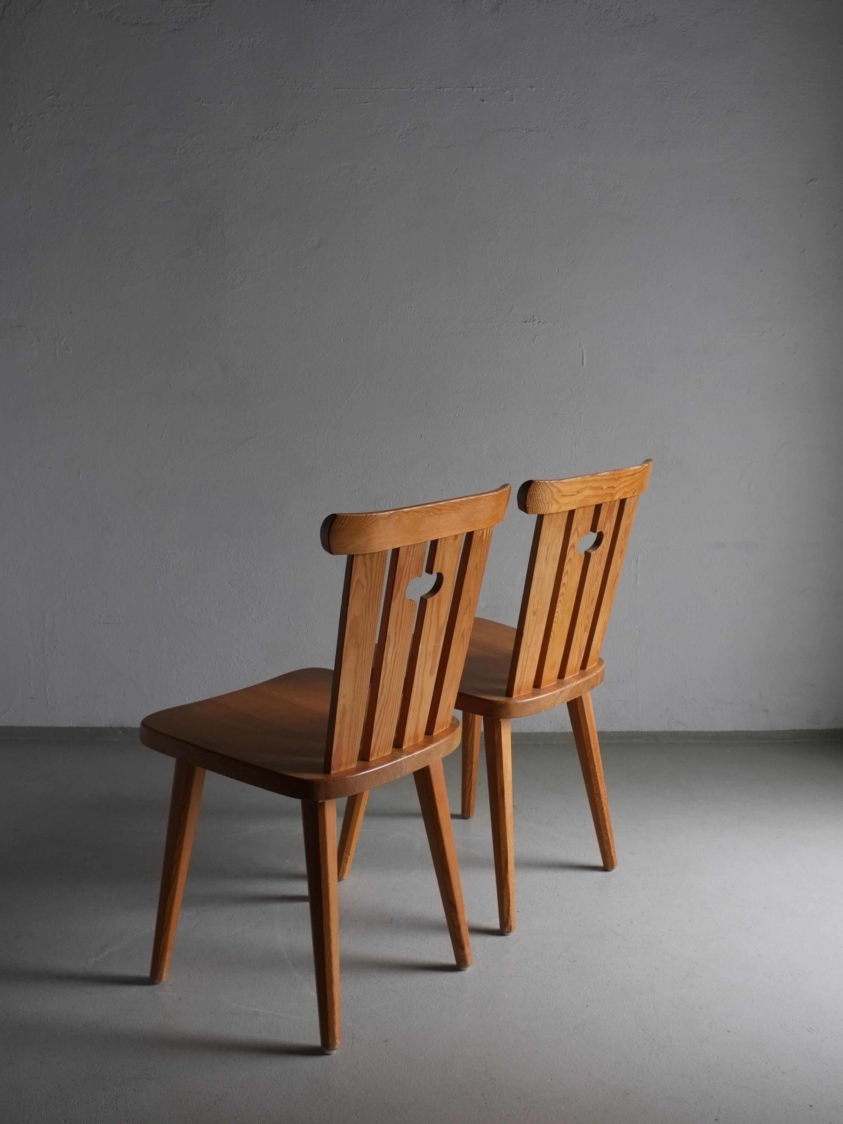 Rustic Set of 2 Solid Pine Chairs, Göran Malmvall, Sweden 1940s For Sale