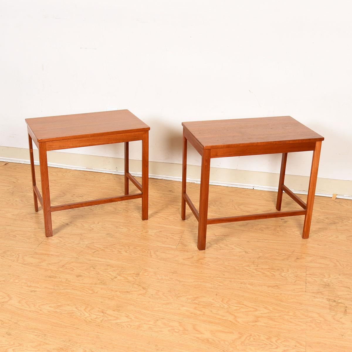 20th Century Set of 2 Solid-Teak Peter Hvidt & Orla Molgaard + Daverkosen Nesting Tables For Sale
