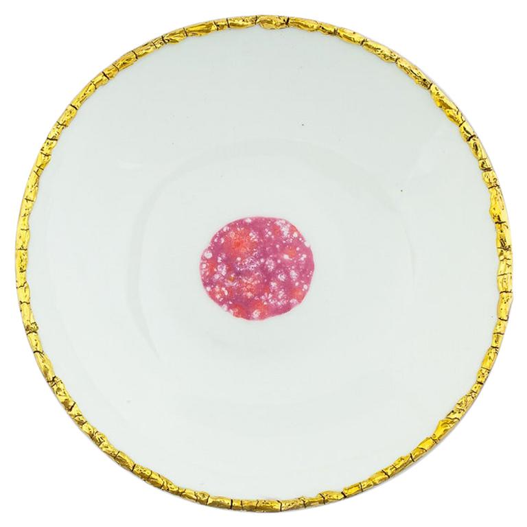 Handcrafted in Italy from the finest porcelain, this white Craquelé edge soup coupe plate from the Berry collection has an original golden crackled rim emphasizing the brilliant white glaze and the Classic, berry-like dotted decoration at the