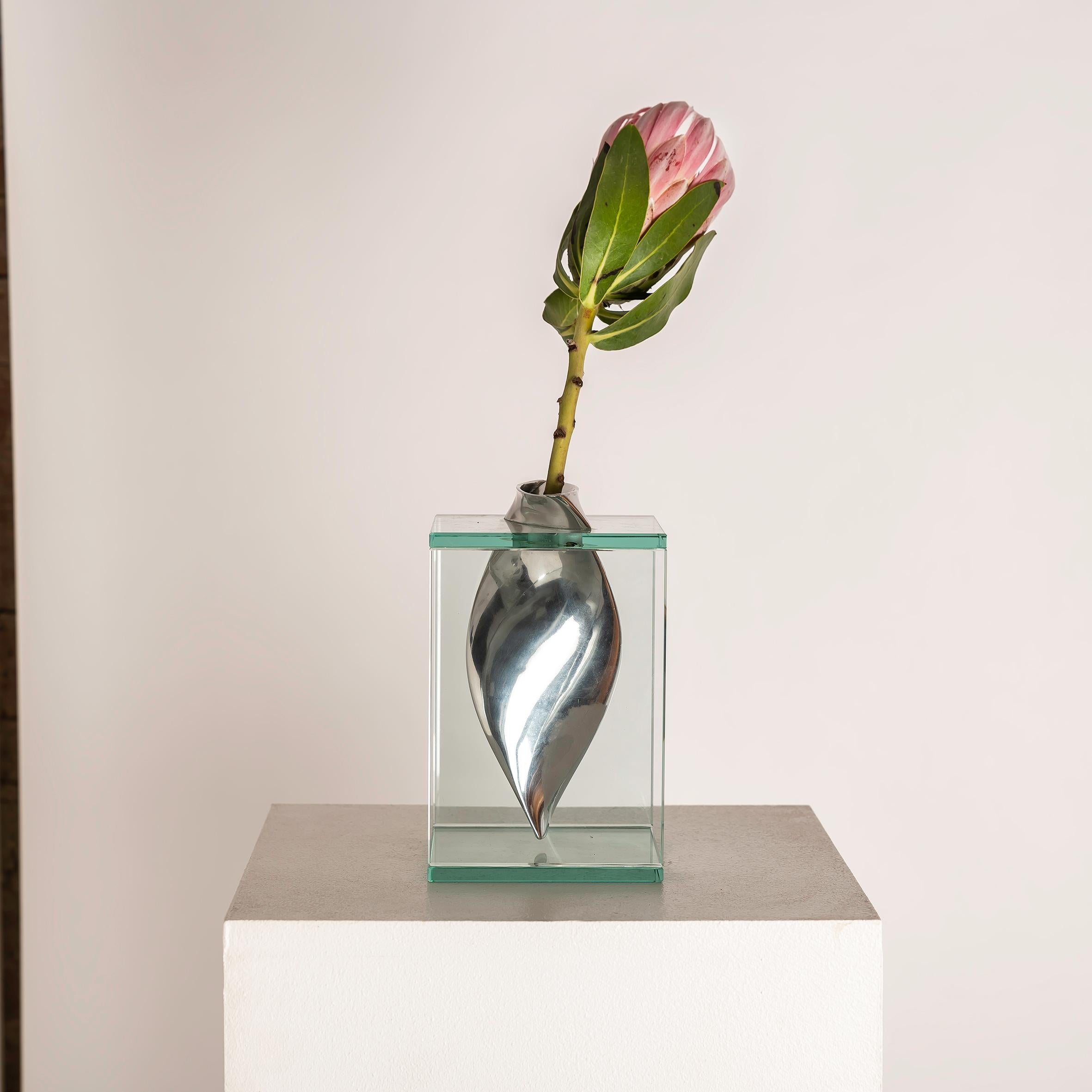 Set di 2 vasi in vetro e metallo Space AGE Flower di Lisa Mori, Italia anni '80 In condizioni buone in vendita a BARCELONA, ES