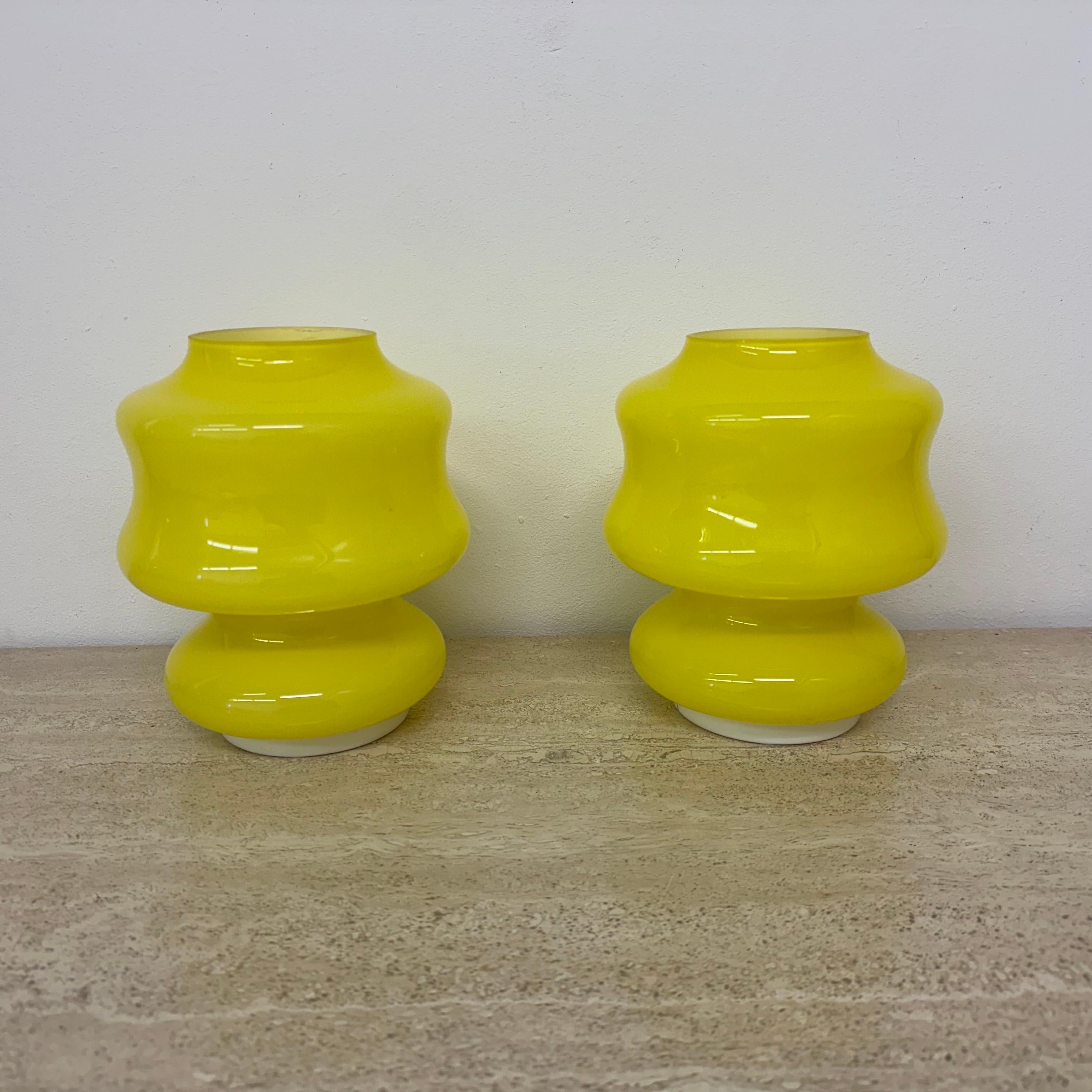 Ensemble de 2 lampes de table en verre jaune de l'ère spatiale ve-art Italy design, 1970 en vente 9