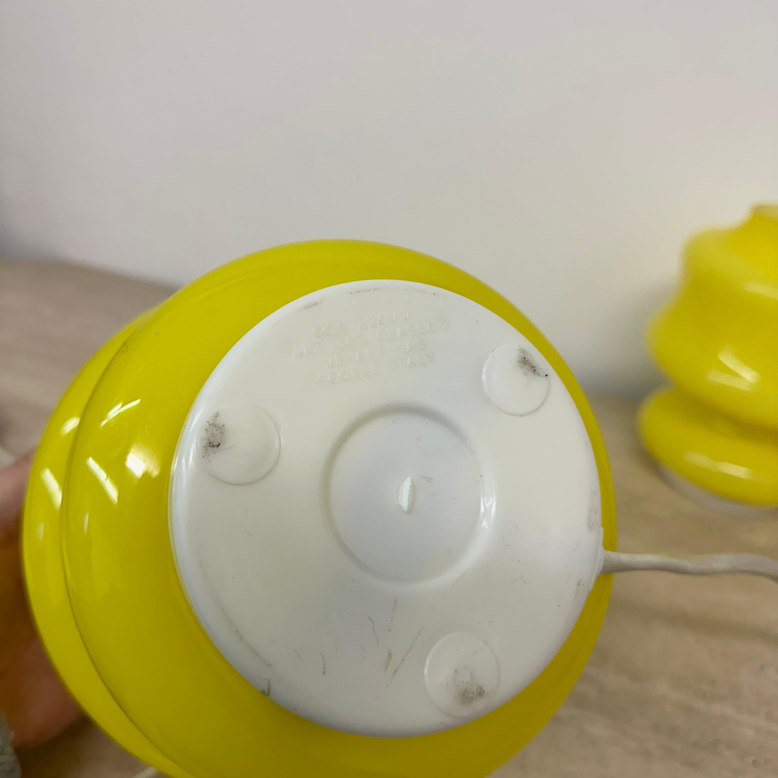 Ensemble de 2 lampes de table en verre jaune de l'ère spatiale ve-art Italy design, 1970 en vente 13