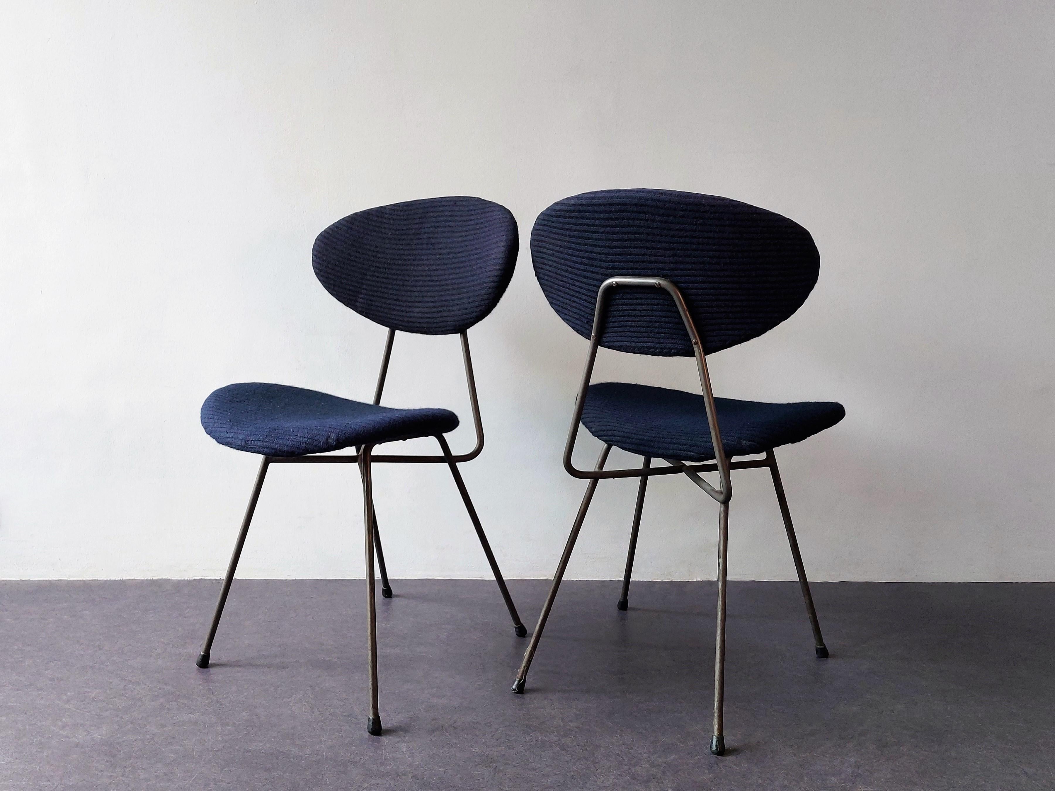 The 'Staatsmijnen' (translated: State mines) chair was designed by Rob Parry and Emile Truijen in 1955. These chairs were only made for the new office of the Dutch State Mining Company (nowadays DSM) at that time. We have a set of 2 chairs available