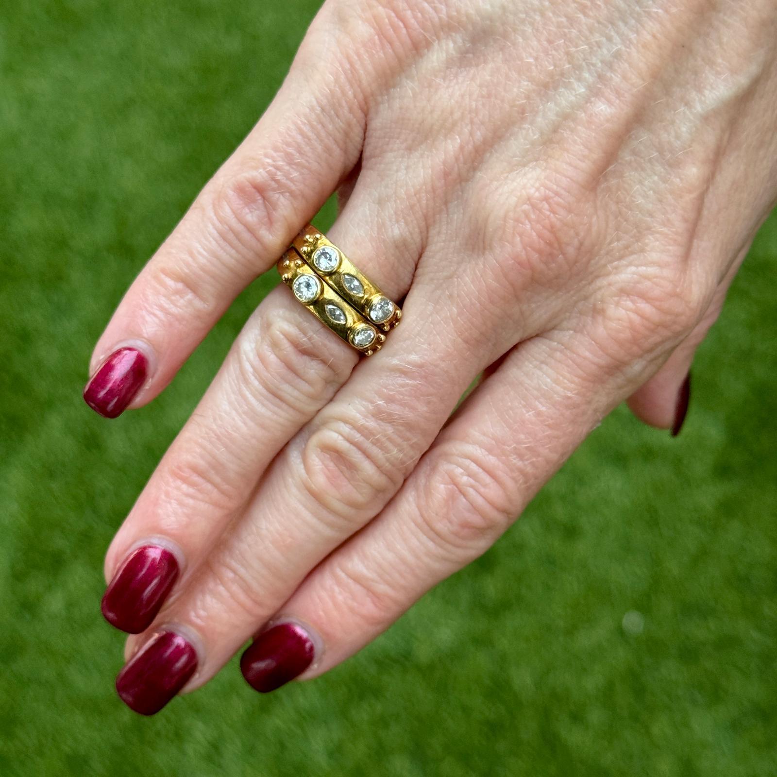 Taille mixte Lot de 2 bagues empilables en or jaune 18 carats avec diamants The Moderns
