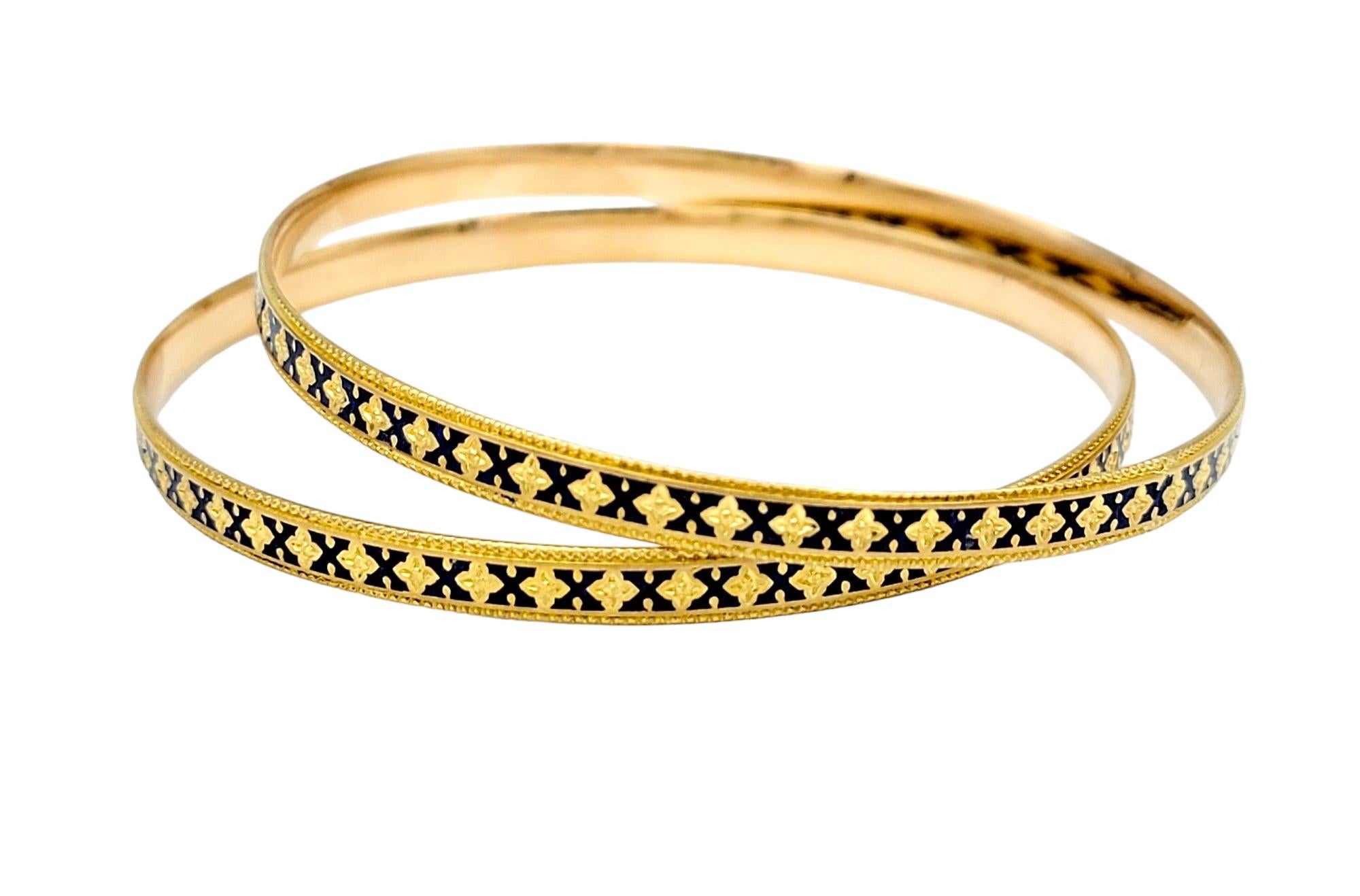 Contemporary Set of 2 Stacking Bangle Bracelets Blue Enamel 'X' Design 22 Karat Yellow Gold For Sale
