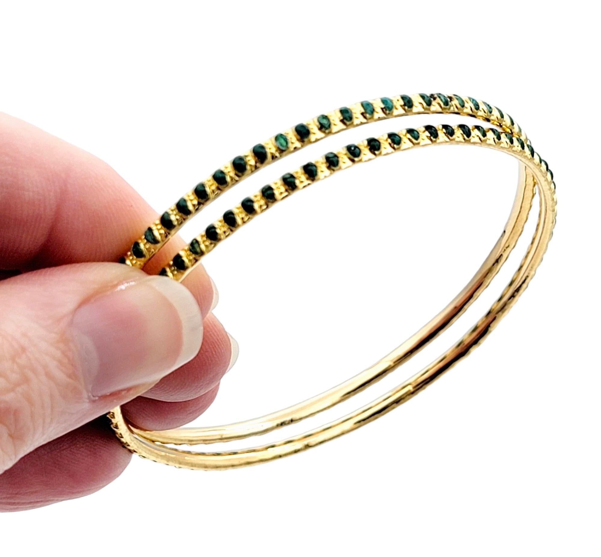 Set of 2 Stacking Bangle Bracelets Green Enamel Dot Design 22 Karat Yellow Gold For Sale 1