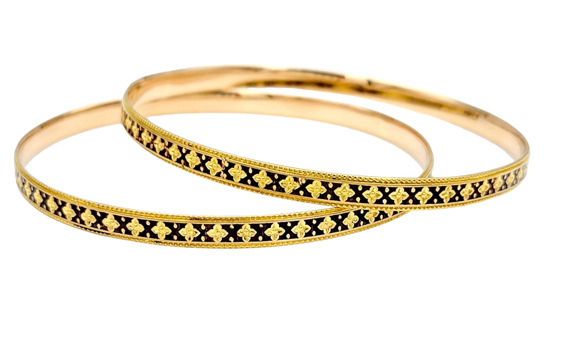 Set of 2 Stacking Bangle Bracelets Red Enamel 'X' Design 22 Karat Yellow Gold In Good Condition For Sale In Scottsdale, AZ
