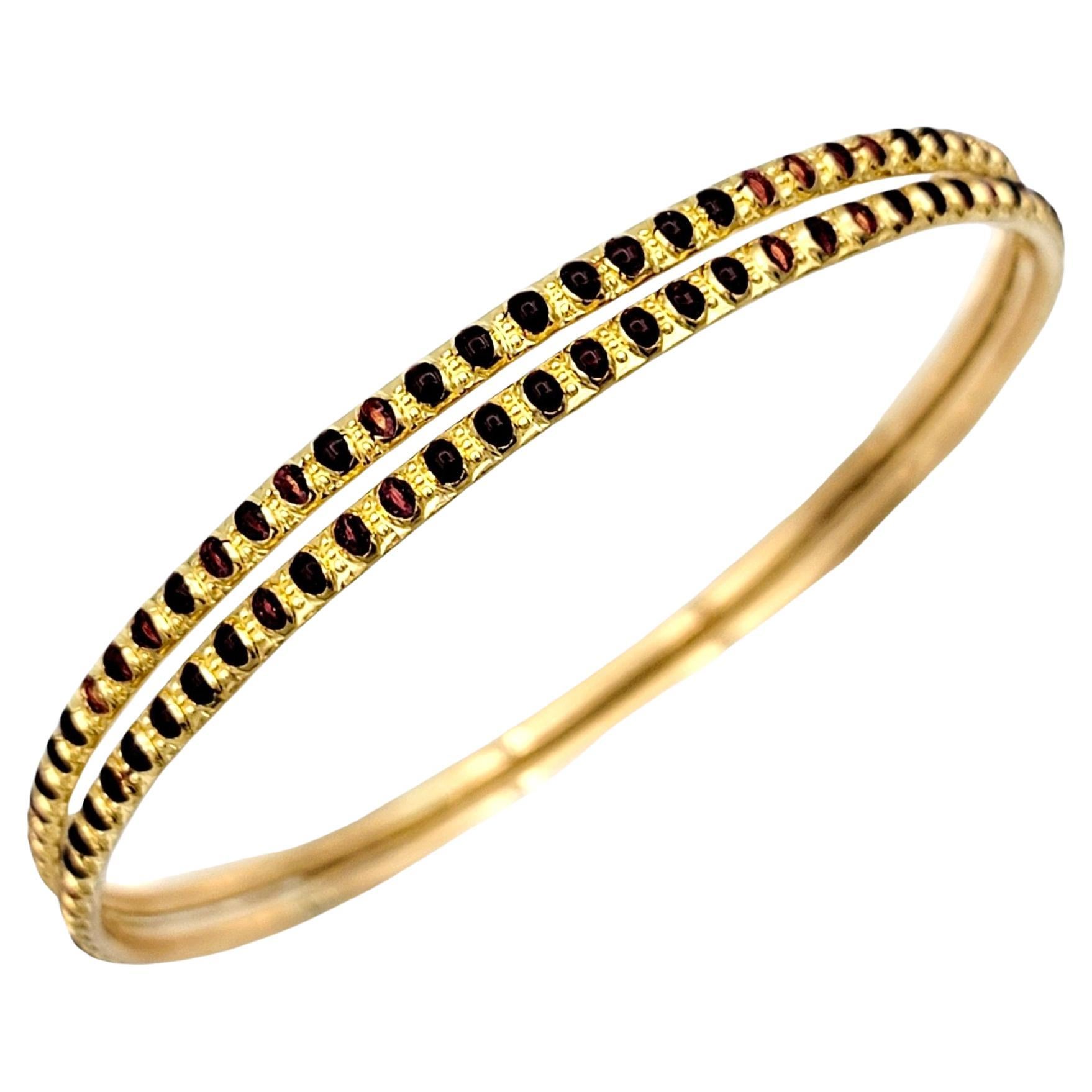 Set of 2 Stacking Bangle Bracelets with Red Enamel Design 22 Karat Yellow Gold For Sale