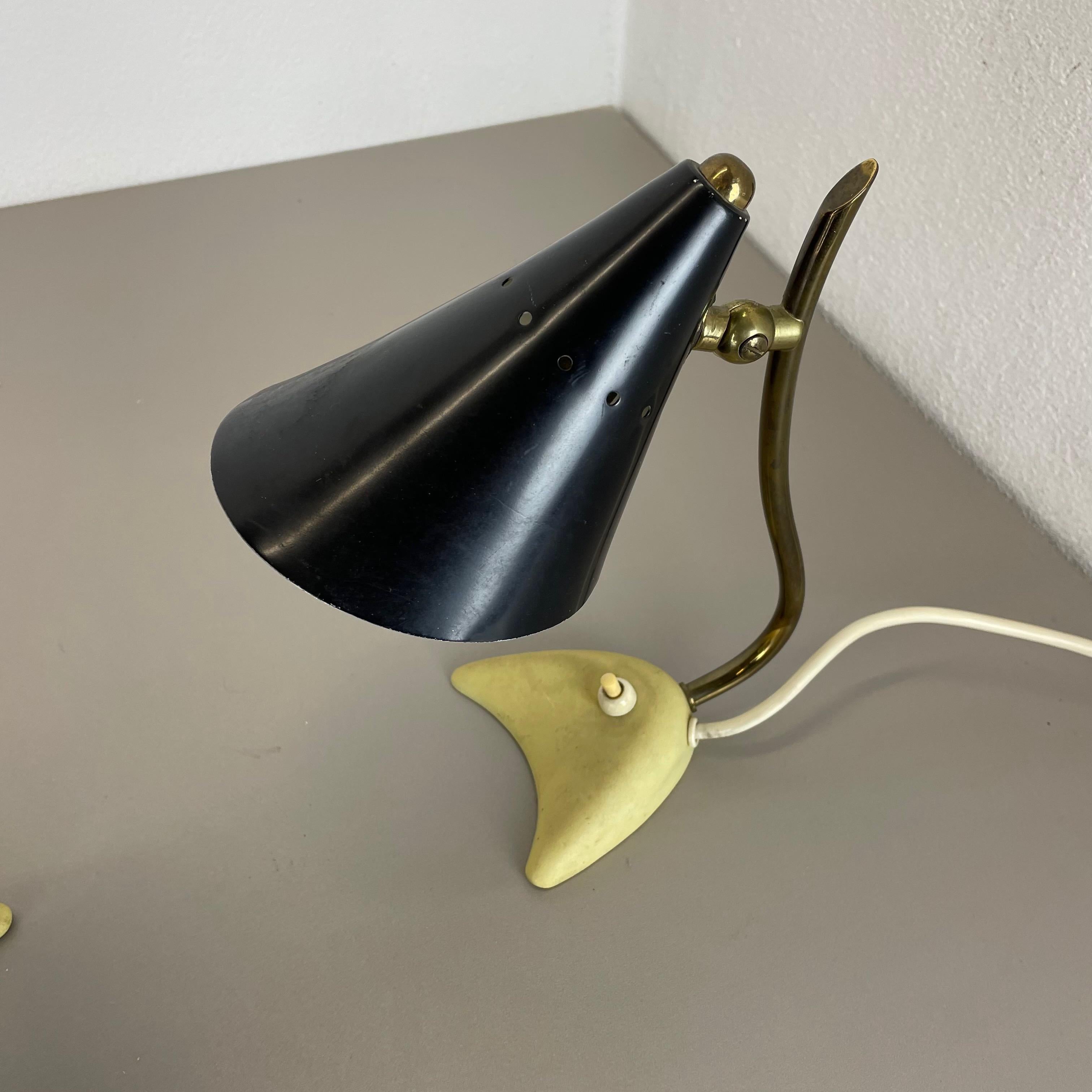Lot de 2 lampes de table spoutnik jaunes et noires de style Stilnovo Auböck, Italie, années 1950 en vente 3