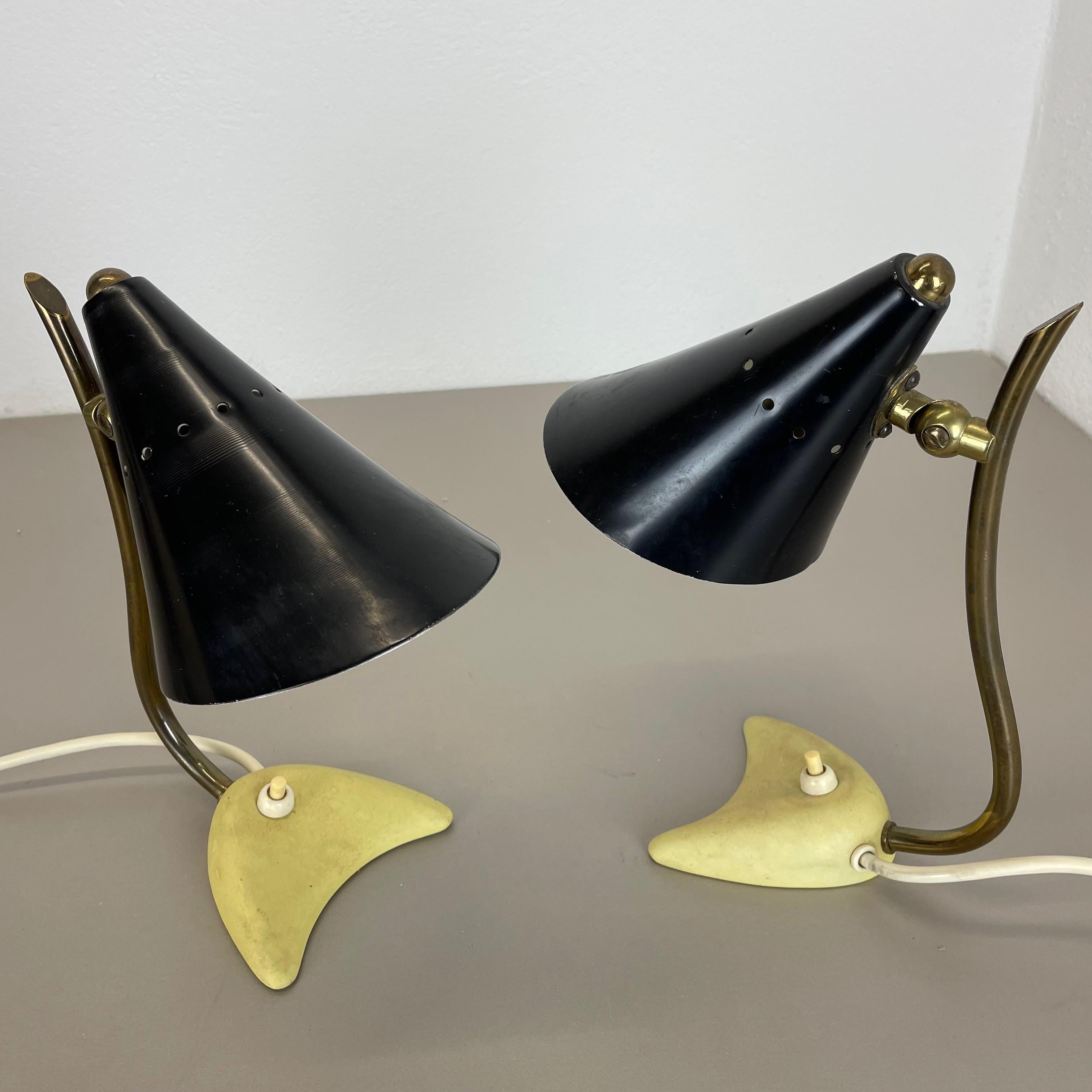 Lot de 2 lampes de table spoutnik jaunes et noires de style Stilnovo Auböck, Italie, années 1950 en vente 6