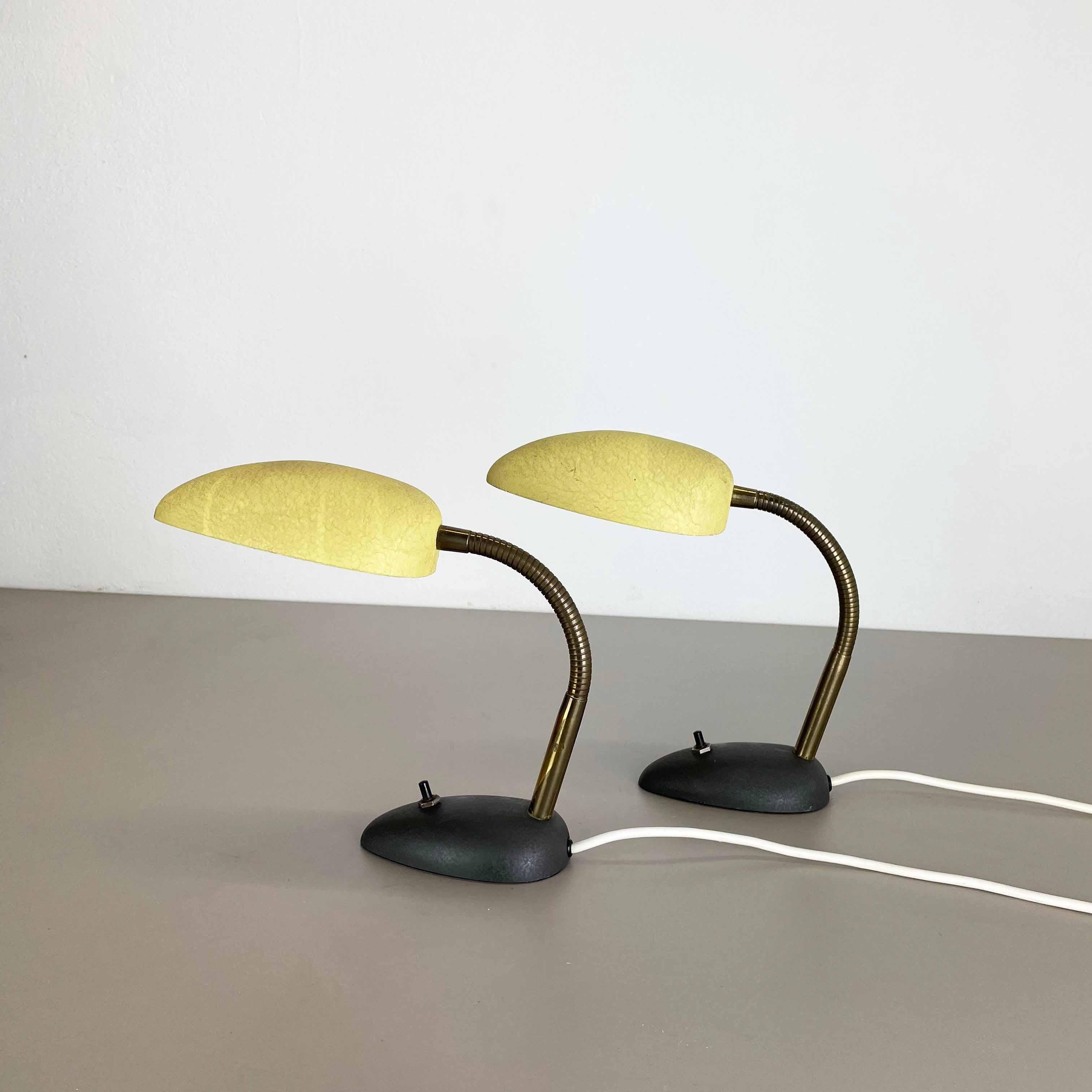 Mid-Century Modern Set of 2 Stilnovo Auböck Style Yellow + Black Sputnik Table Light, Italy, 1950s For Sale