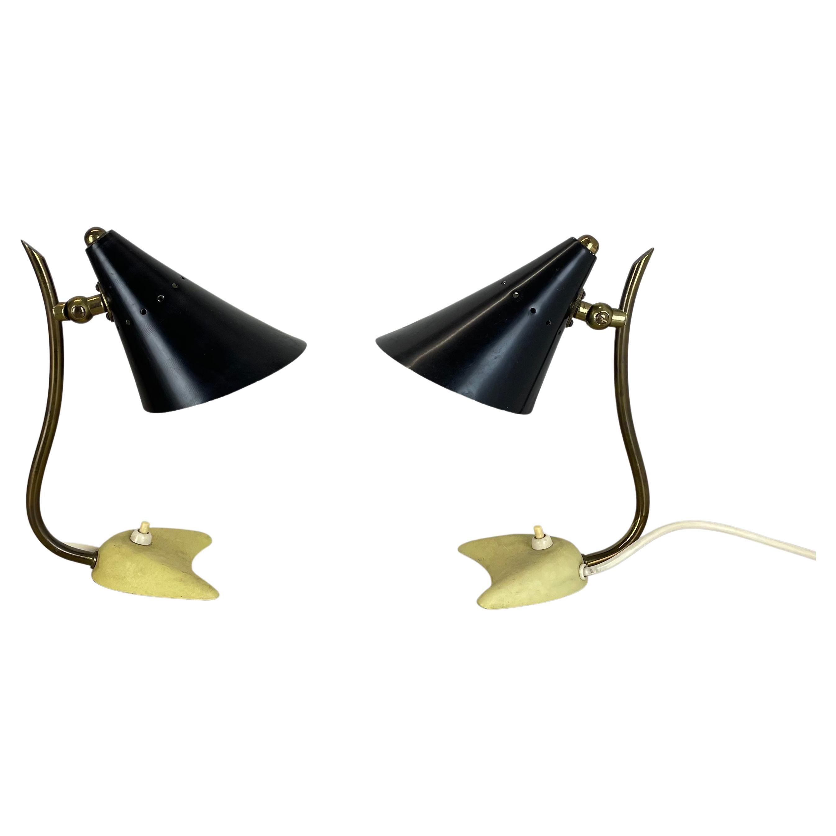 Lot de 2 lampes de table spoutnik jaunes et noires de style Stilnovo Auböck, Italie, années 1950 en vente