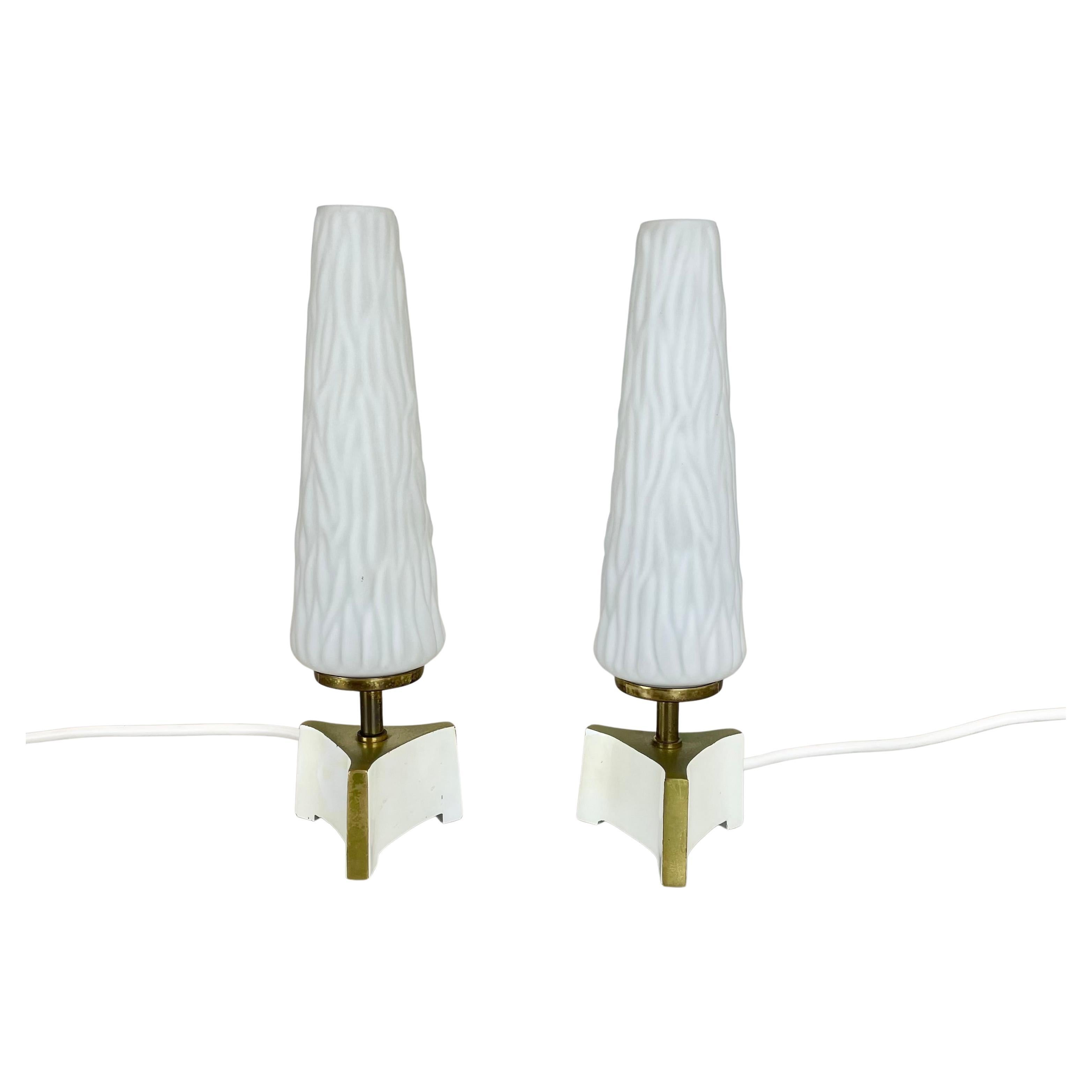 2er-Set Stilnovo Sarfatti "CONE" Tischleuchte aus Glas und Messing, Italien 1950er Jahre im Angebot