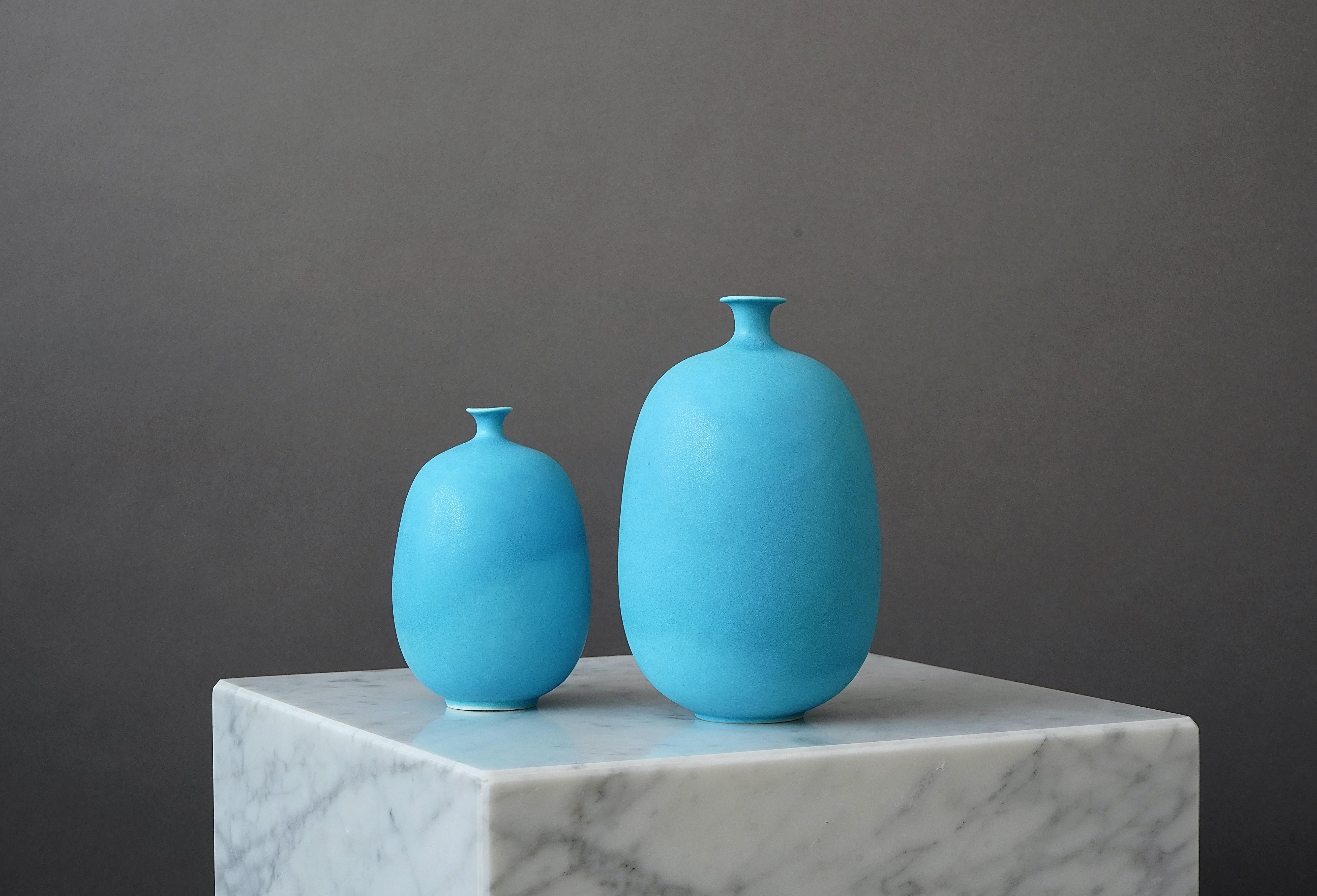 Scandinavian Modern Set of 2 stoneware 'Balloon' Vases by Inger Persson, Rorstrand, Sweden, 1980s