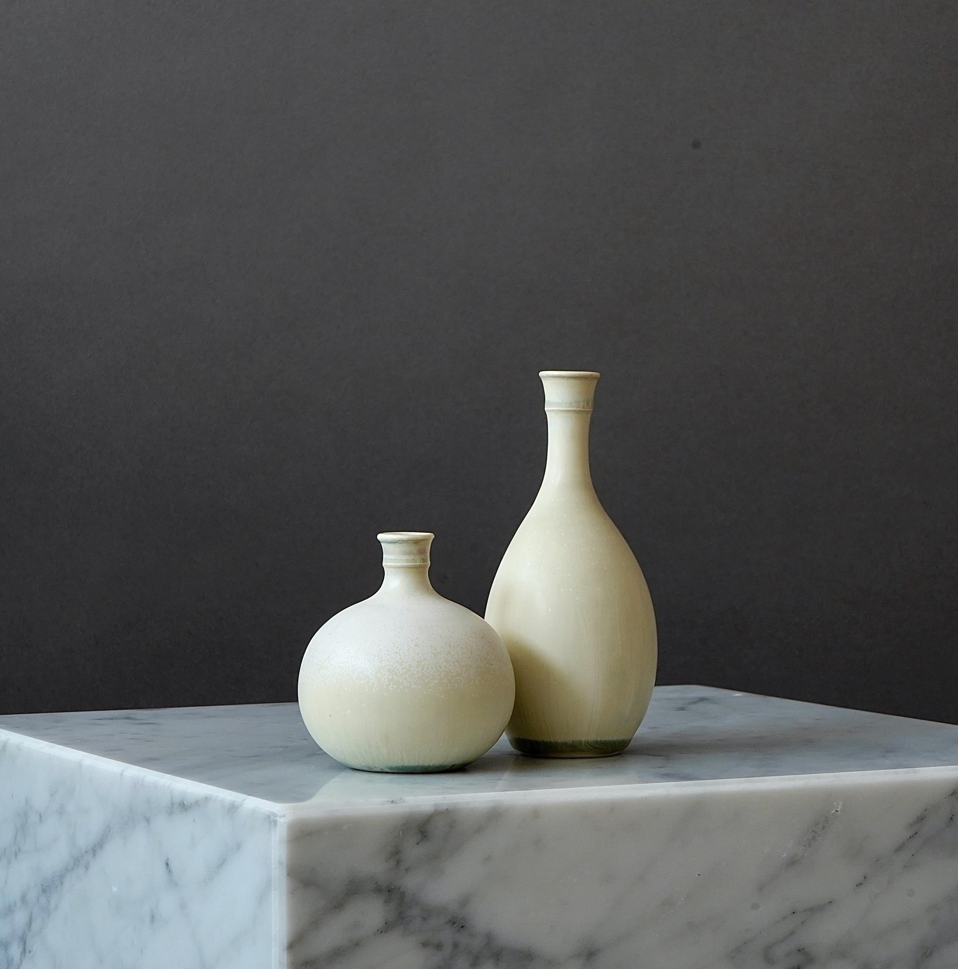 Scandinavian Modern Set of 2 Stoneware Vases by Stig Lindberg for Gustavsberg Studio, Sweden, 1950s For Sale