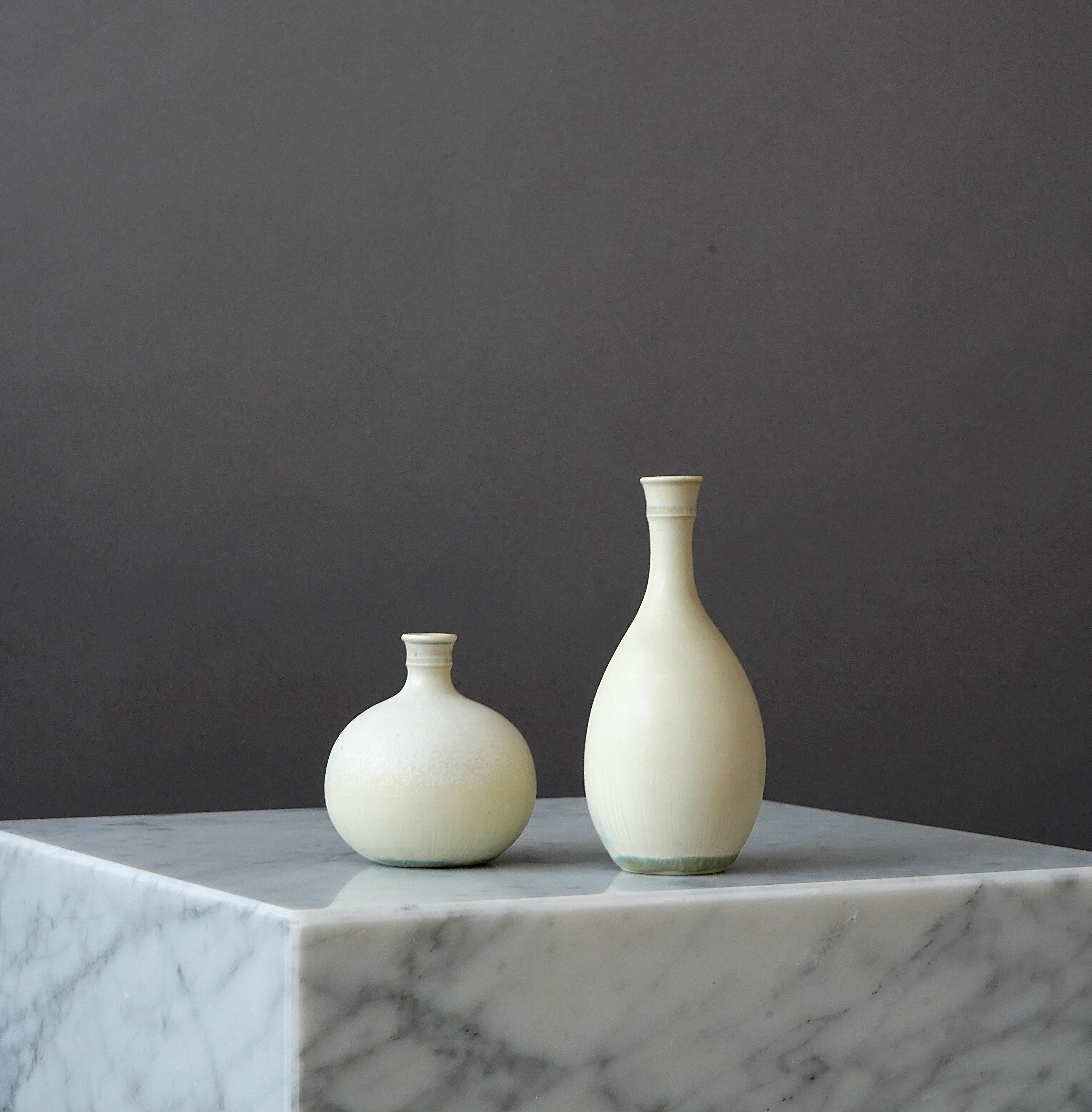 Set of 2 Stoneware Vases by Stig Lindberg for Gustavsberg Studio, Sweden, 1950s In Good Condition For Sale In Malmö, SE