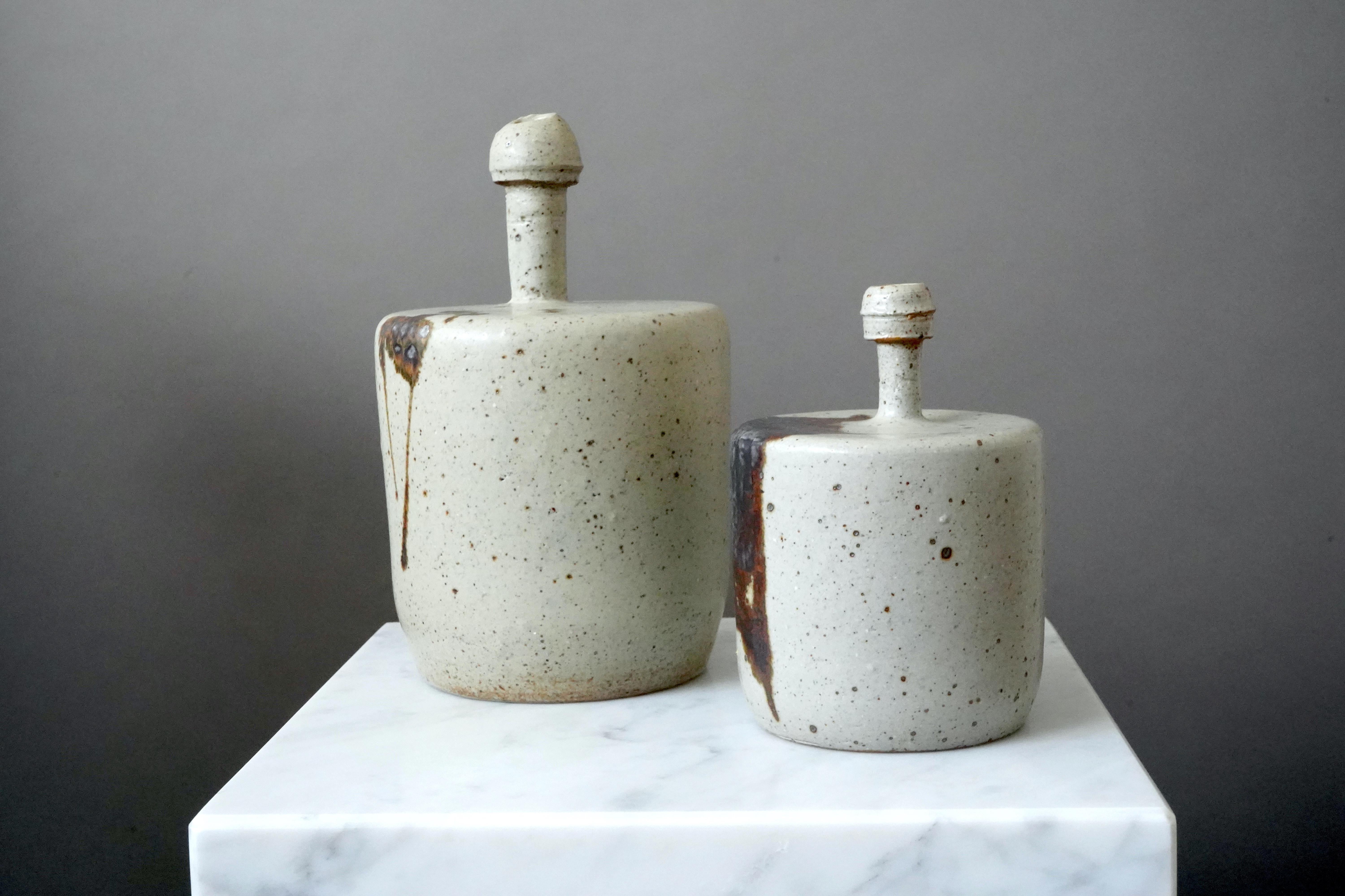 Scandinavian Modern Set of 2 Stoneware Vases by Swedish Ceramist Claes Thell For Sale