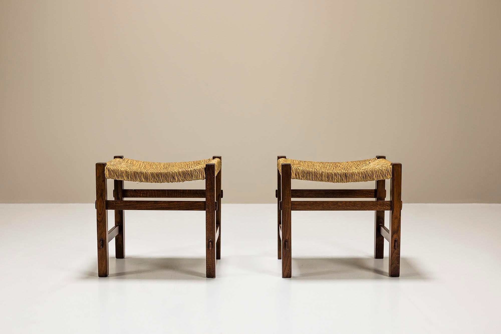 Set Of 2 Stools In Slavonian Oak And Raffia By Officina Rivadossi, Italy 1970's In Good Condition In Hellouw, NL