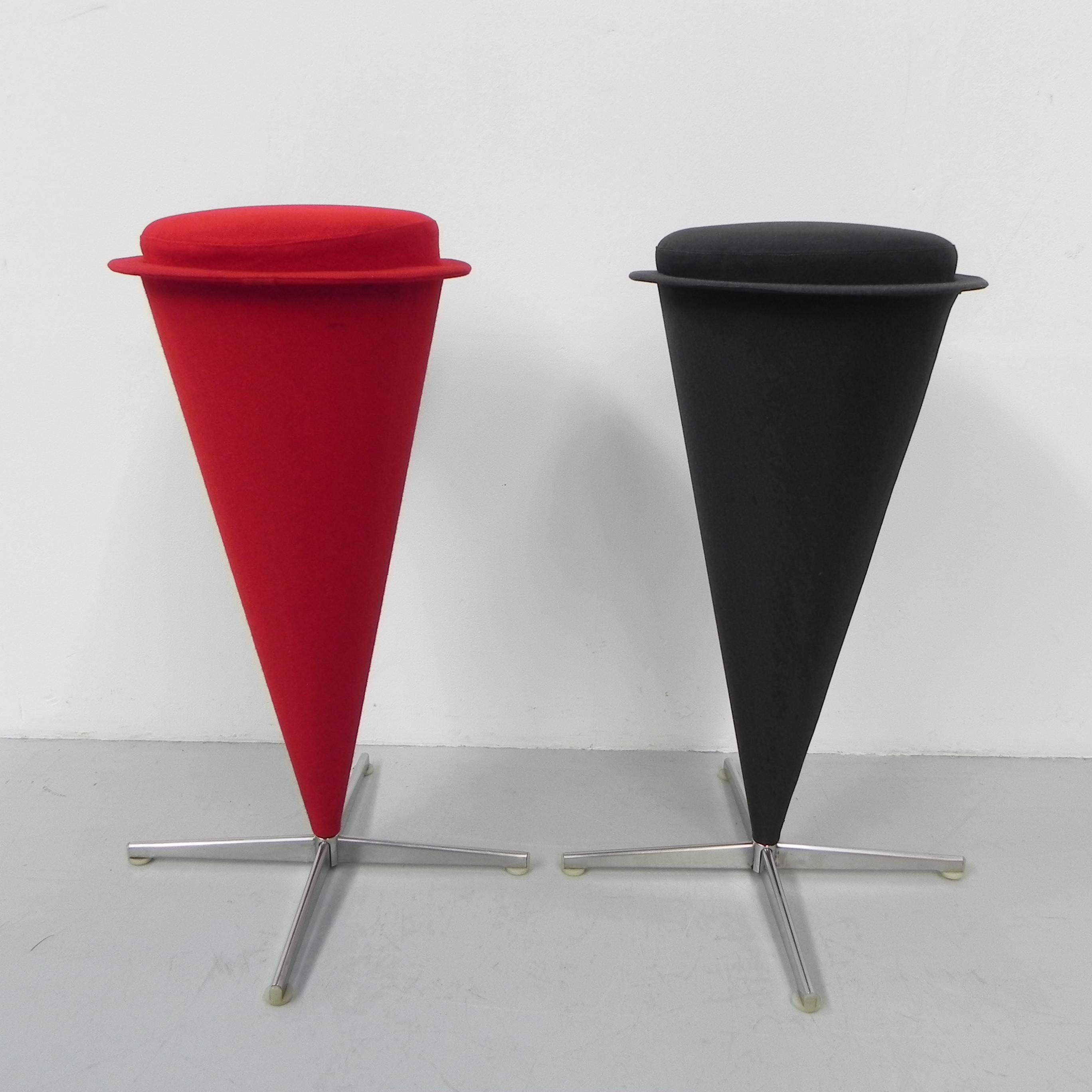 Set of 2 stools Verner Panton, Cone stools In Good Condition For Sale In EINDHOVEN, NL