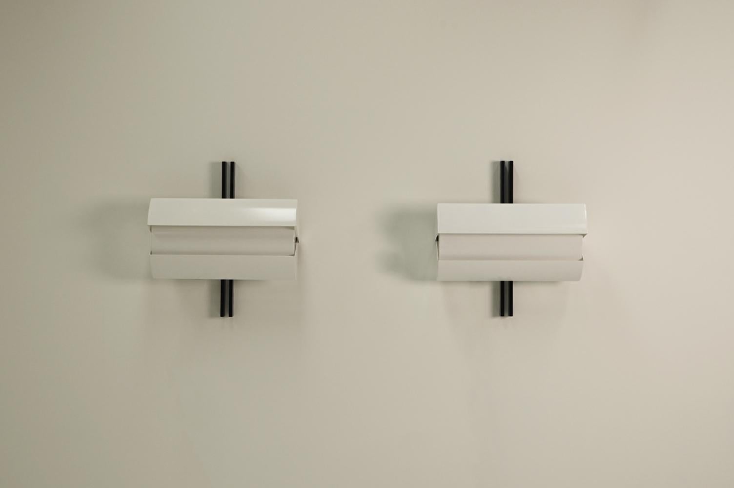 Postmoderno Set di 2 lampade da parete Stria di Ernesto Gismondi per Artemide, anni '80. in vendita