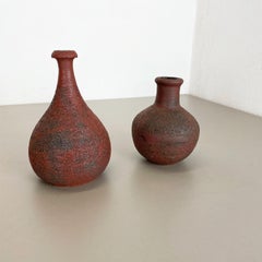 Lote de 2 objetos escultóricos de cerámica Studio Pottery Gerhard Liebenthron, Alemania, años 70