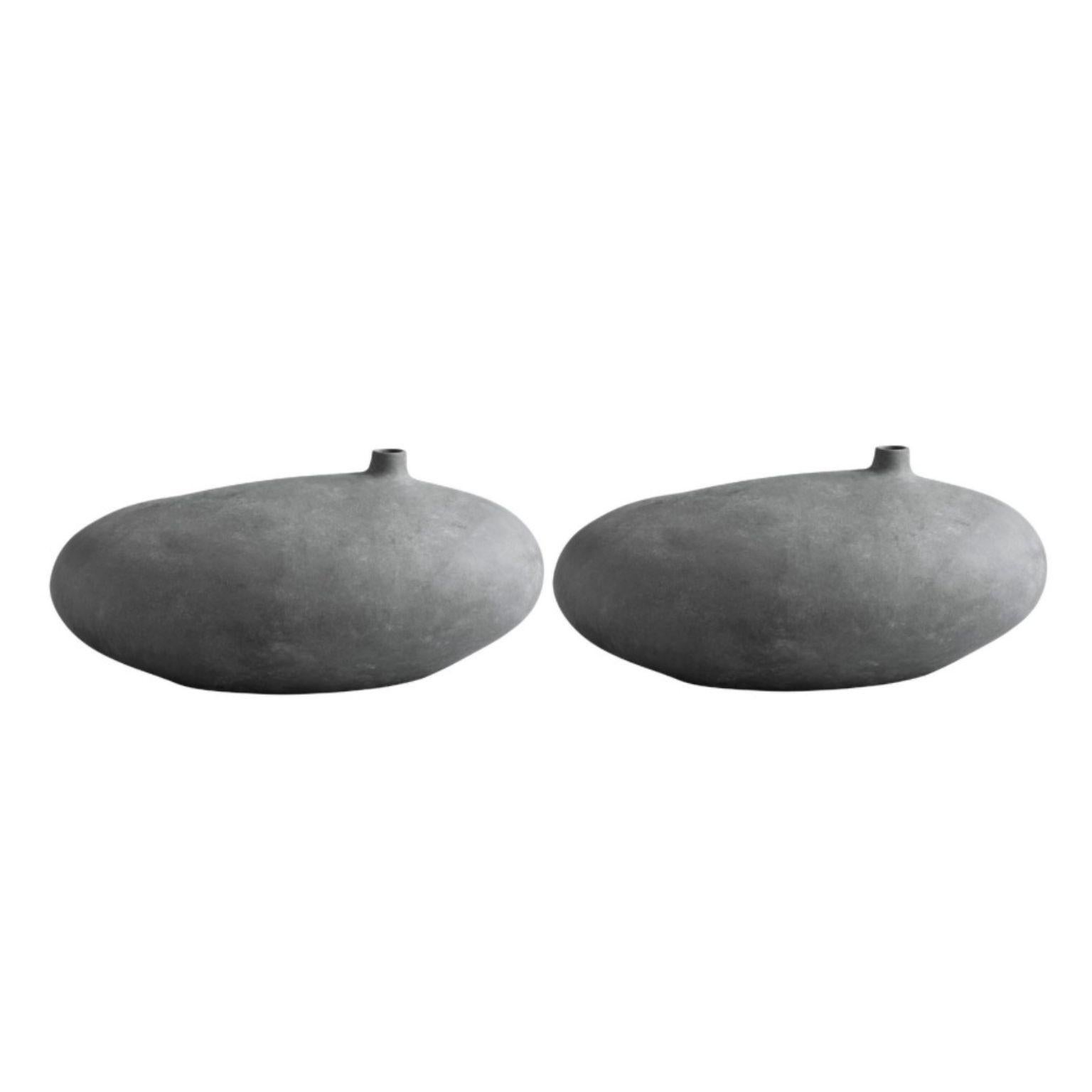Set of 2 Submarine vases fat by 101 Copenhagen.
Designed by Nicolaj Nøddesbo & Tommy Hyldahl.
Dimensions: L 60 / W 40 / H 22 cm
Materials: ceramic

The Submarines are generously proportioned vases that offers contemporary decorative design in