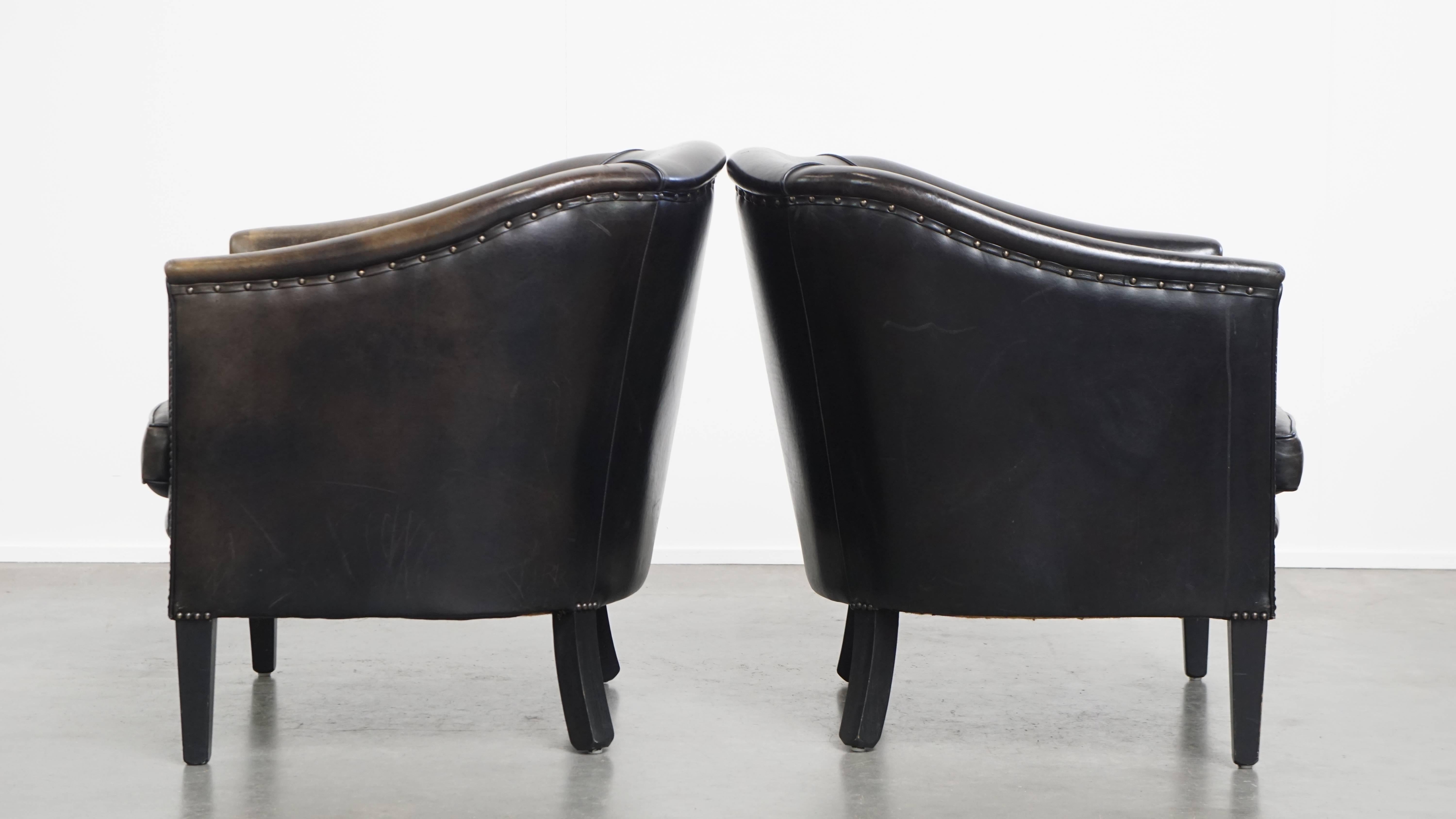 Juego de 2 sillones club de piel de cordero sutil negro/gris Hecho a mano en venta