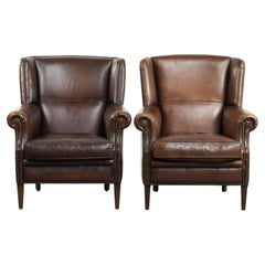 Set of 2 subtle sheepskin wingback armchairs in English style