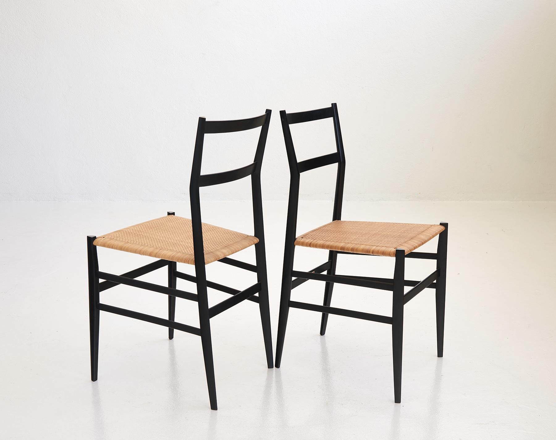 Mid-Century moderno Set di 2 sedie da pranzo con seduta in canna 