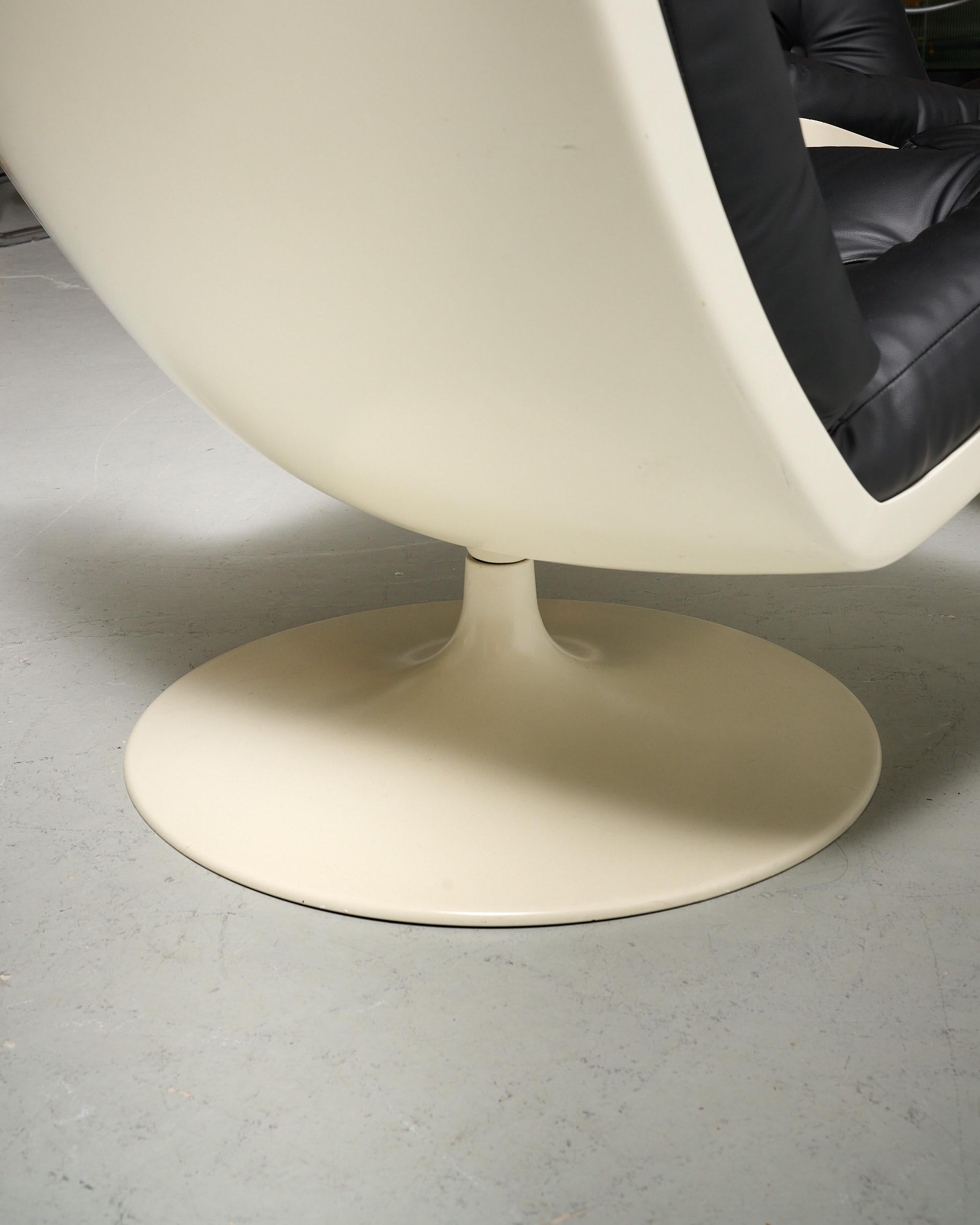 Set of 2 swivel lounge chairs with one ottoman by Play IVM en vente 3